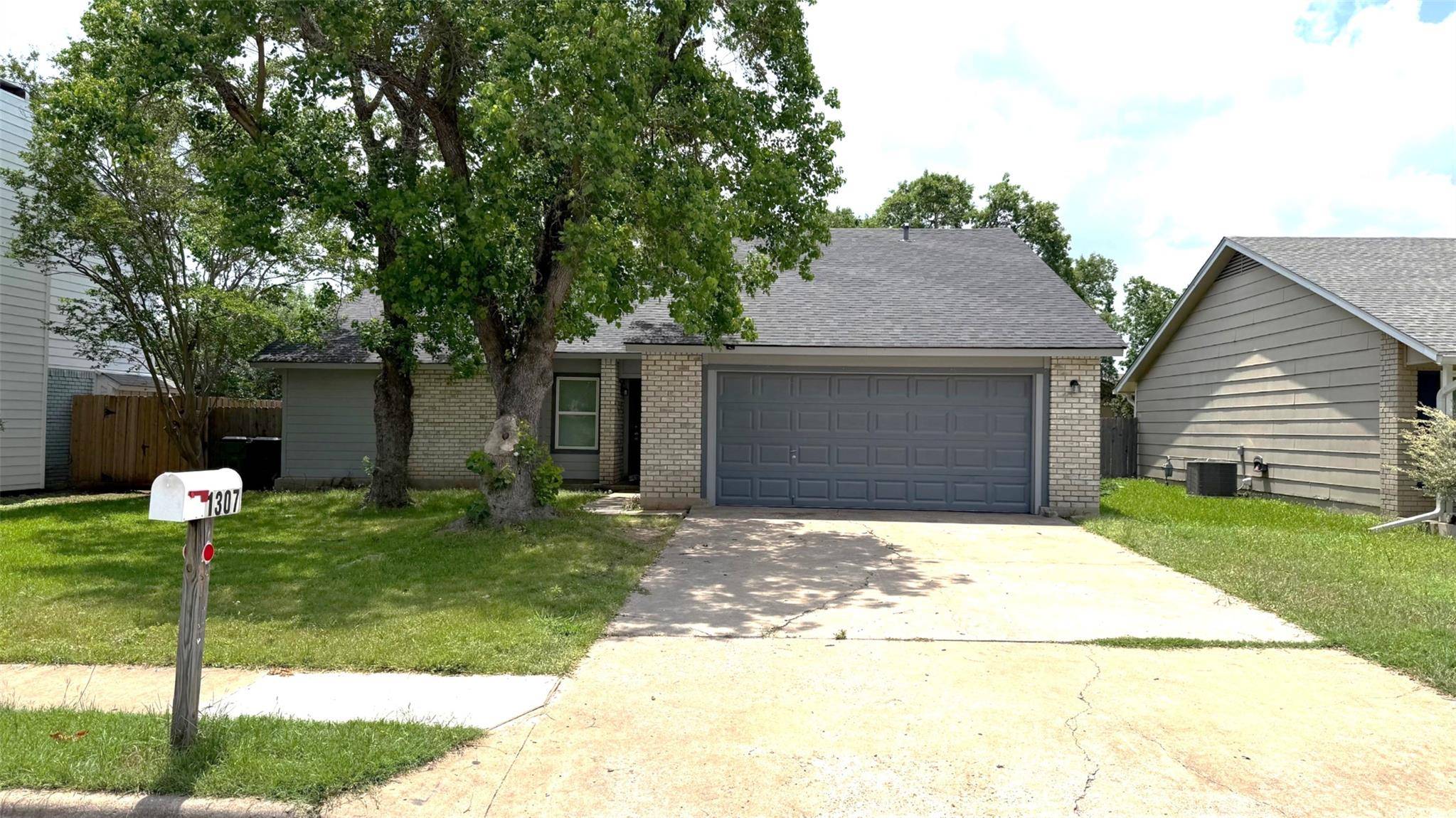 1307 Wroxton WAY, Round Rock, TX 78664
