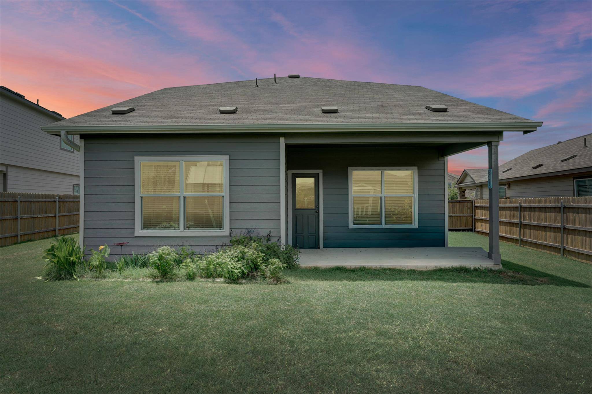 413 Perfect World LOOP, Jarrell, TX 76537