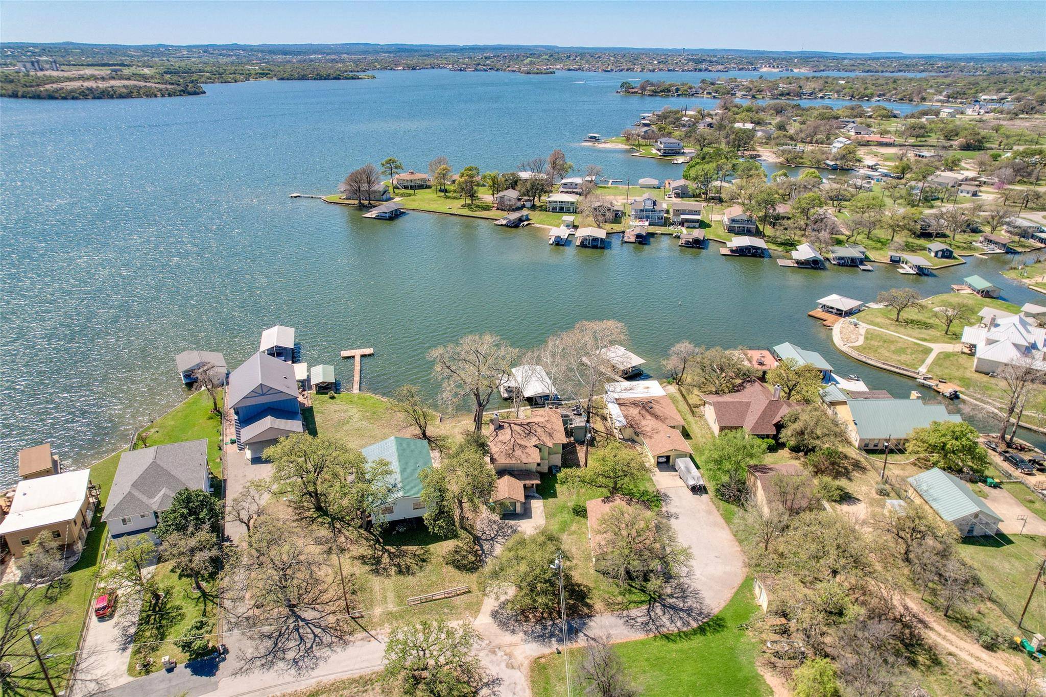 600 Deep Cove DR, Granite Shoals, TX 78654