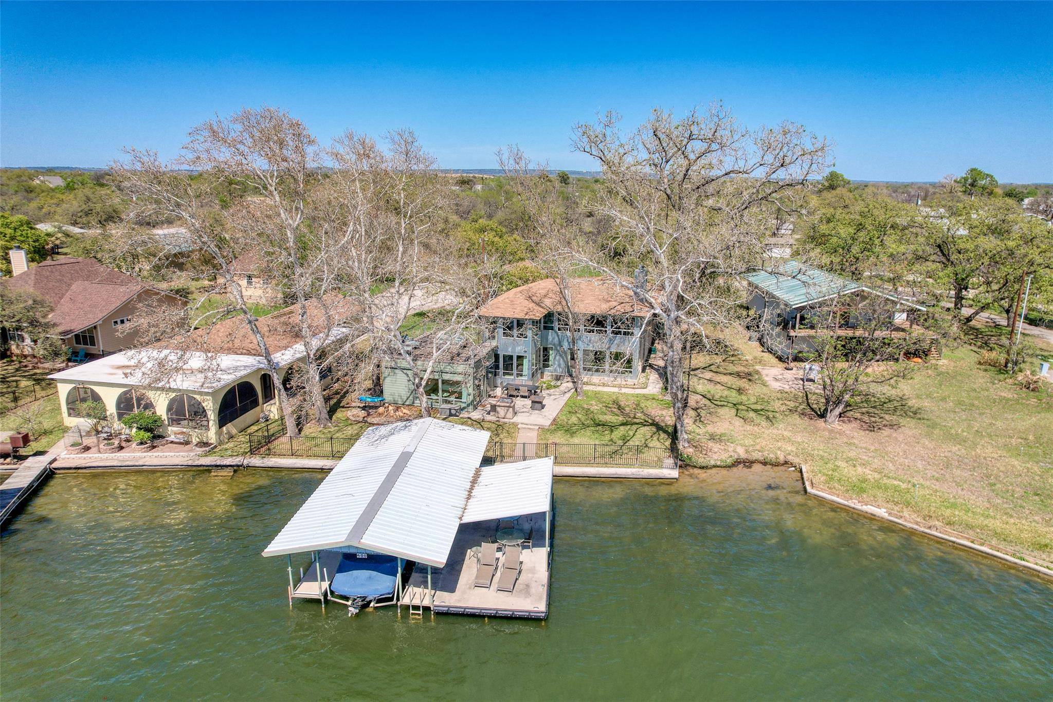 600 Deep Cove DR, Granite Shoals, TX 78654