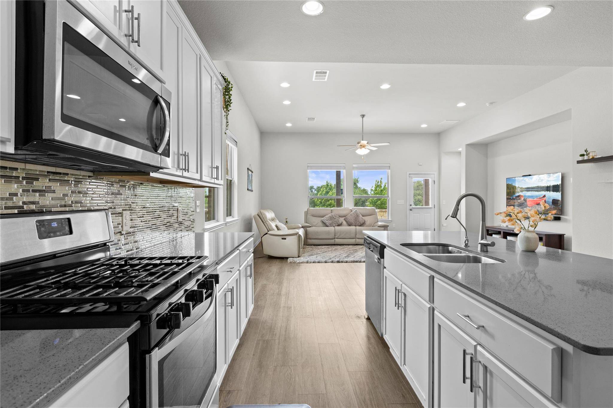 516 Arrowhead Vine ST, Leander, TX 78641