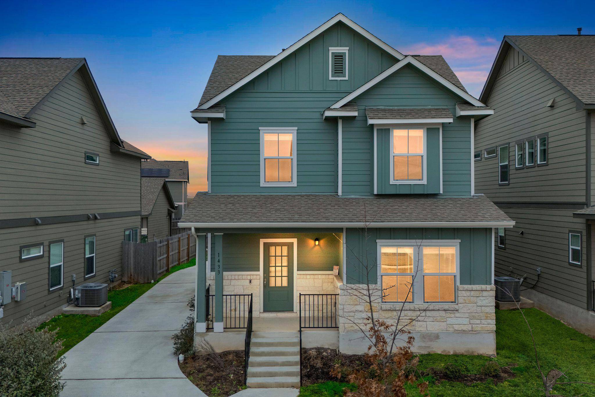 1433 Weatherford LN, Leander, TX 78641