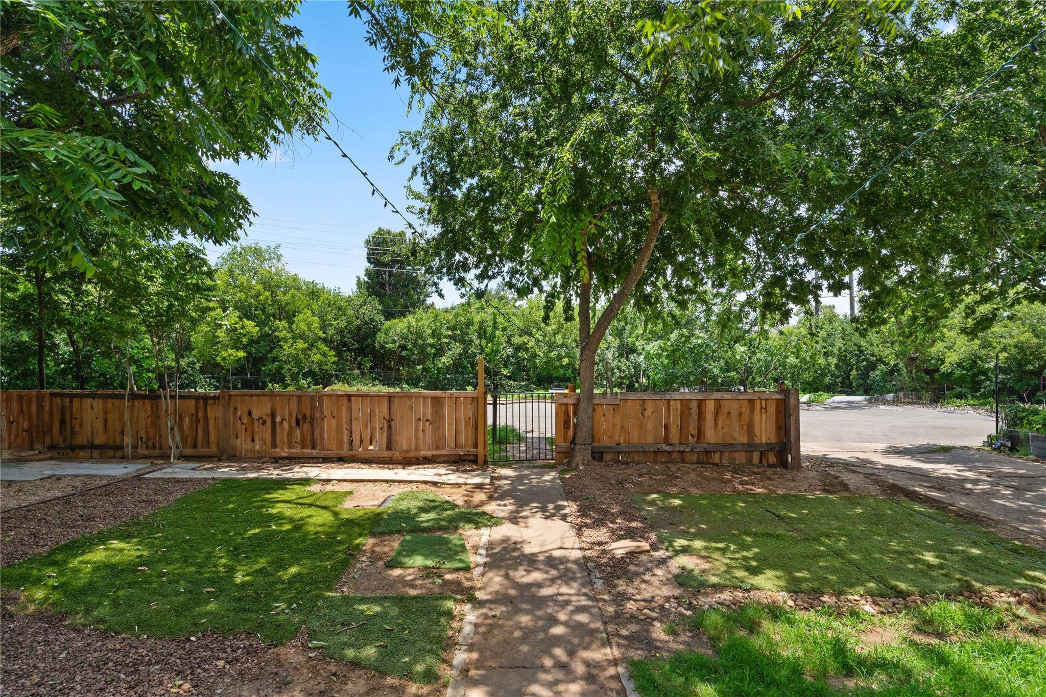 905 W 10th ST, Georgetown, TX 78626