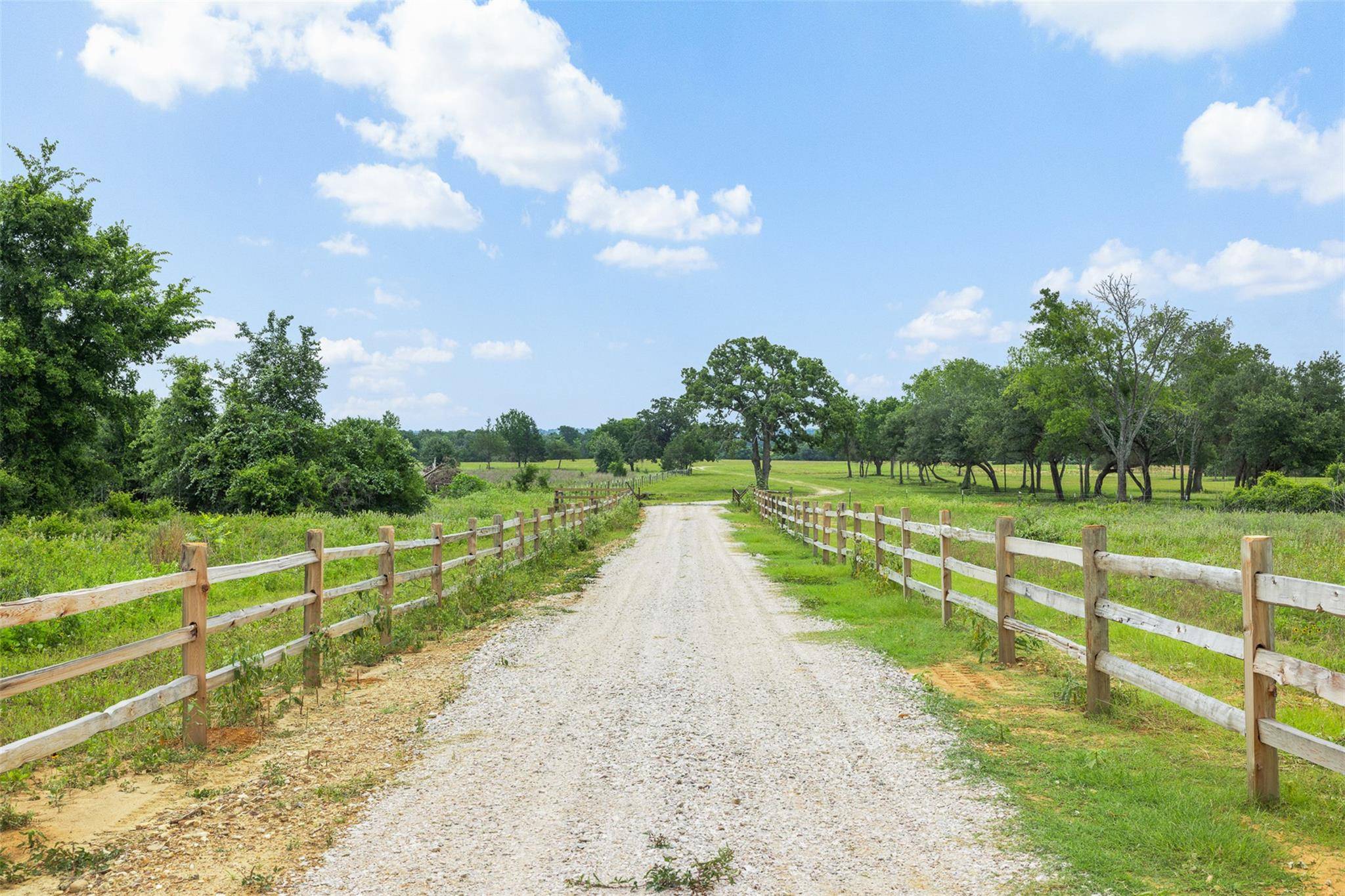 3320 County Road 430, Dime Box, TX 77853