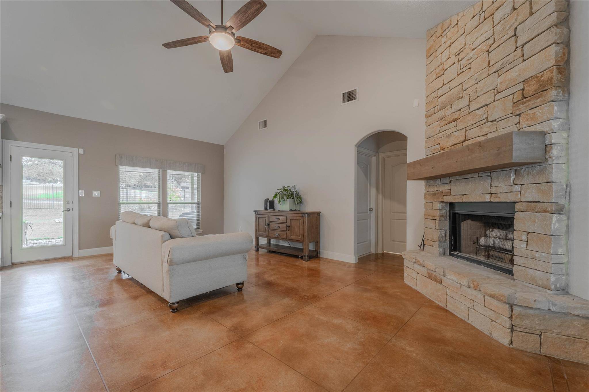 19013 Venture DR, Point Venture, TX 78645