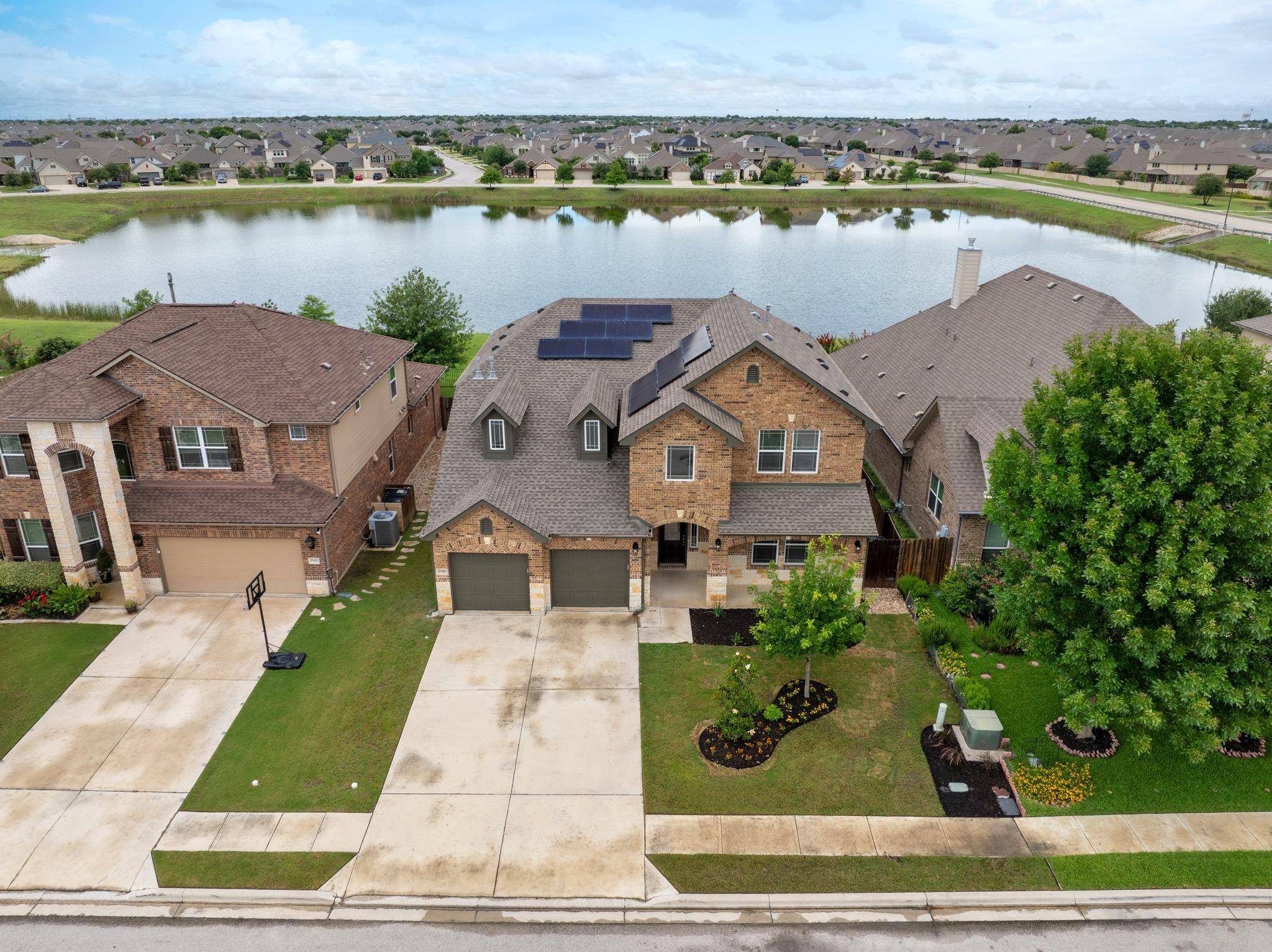 20416 Shellduck DR, Pflugerville, TX 78660