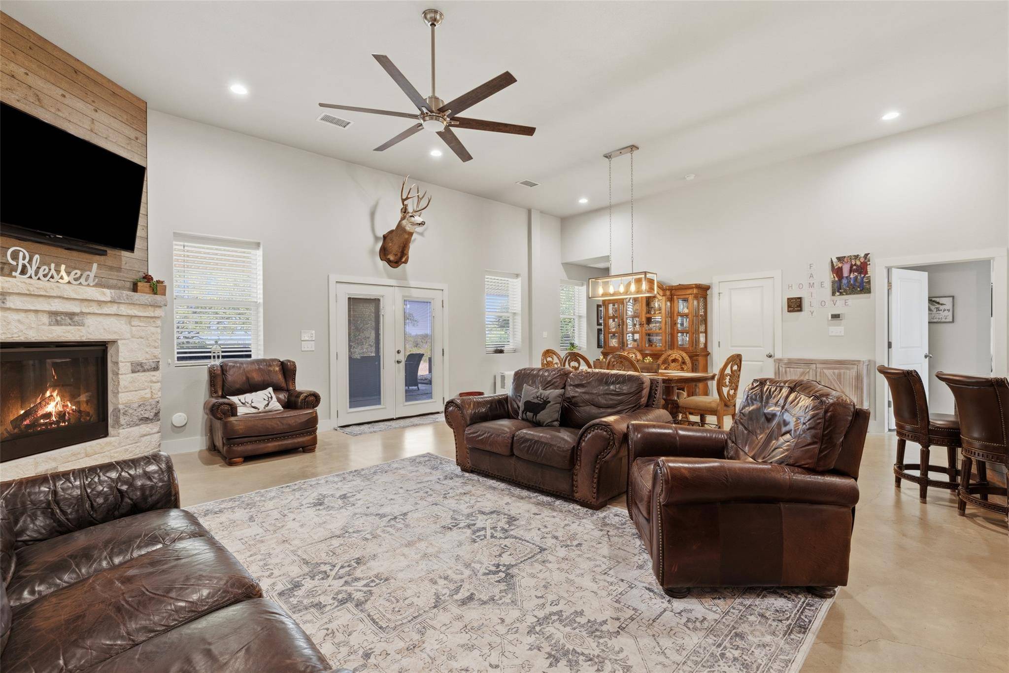 764 Stubbs RD, Johnson City, TX 78636