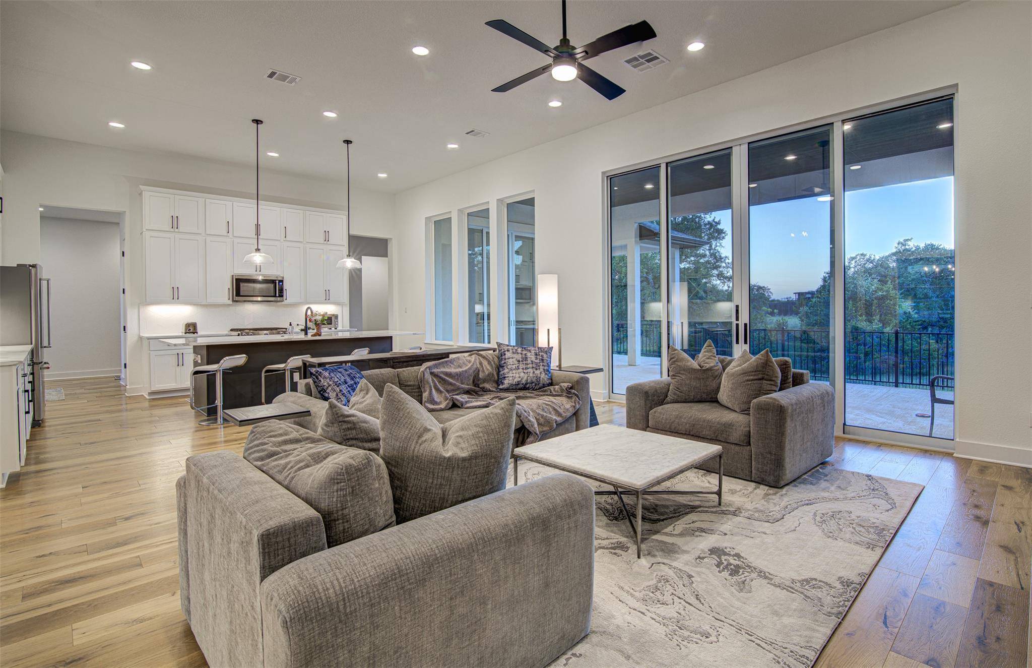160 Onion Creek LN, Driftwood, TX 78619