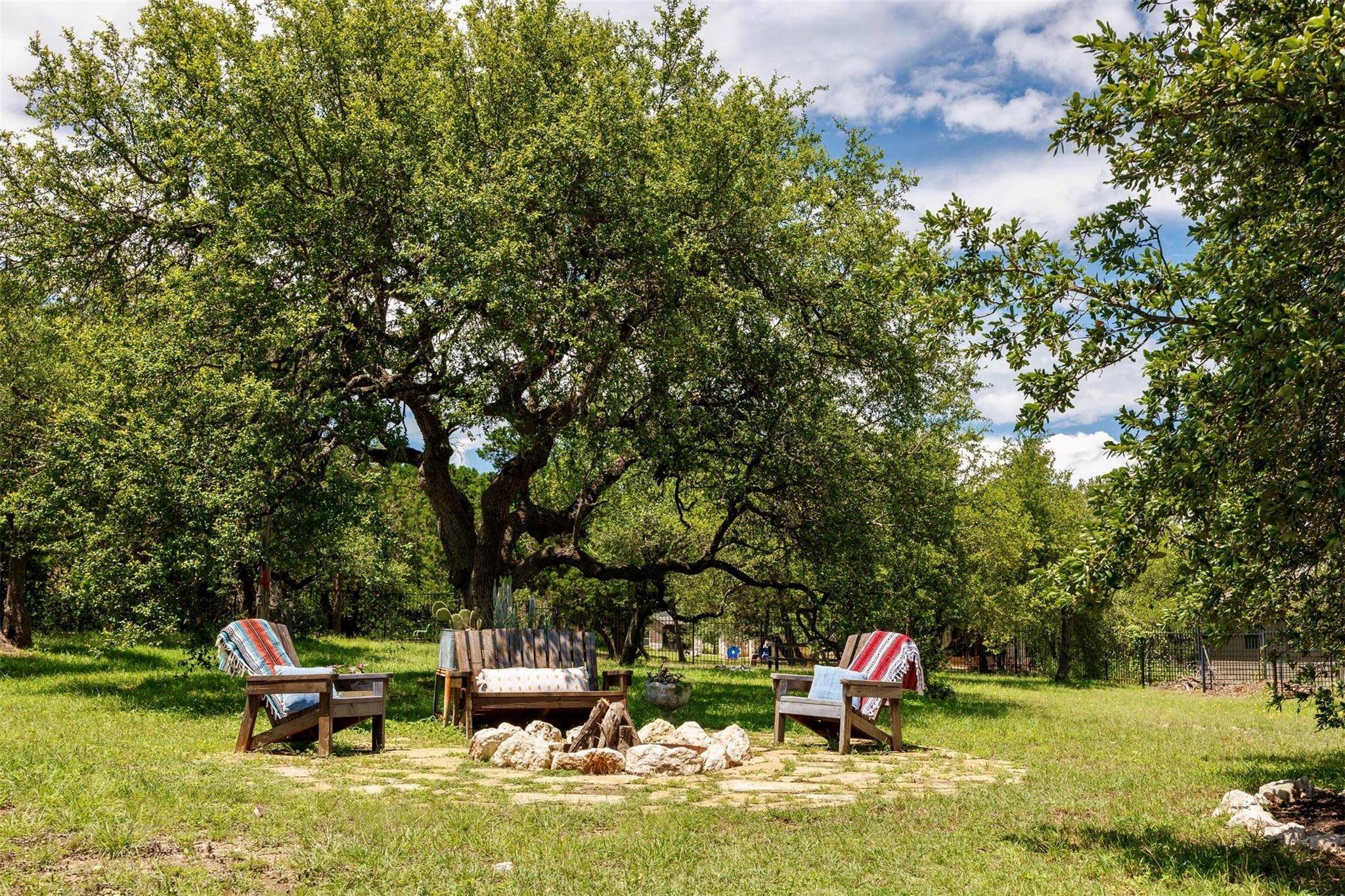 1135 Blue Ridge Dr. DR, Dripping Springs, TX 78620