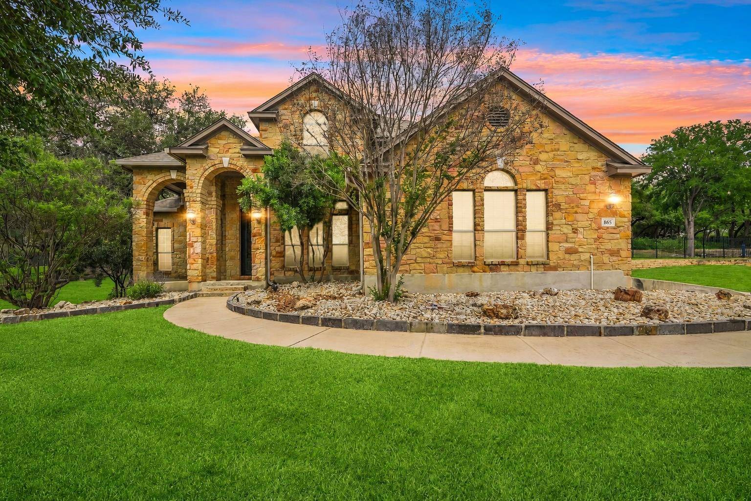 865 Santa Cruz, New Braunfels, TX 78132