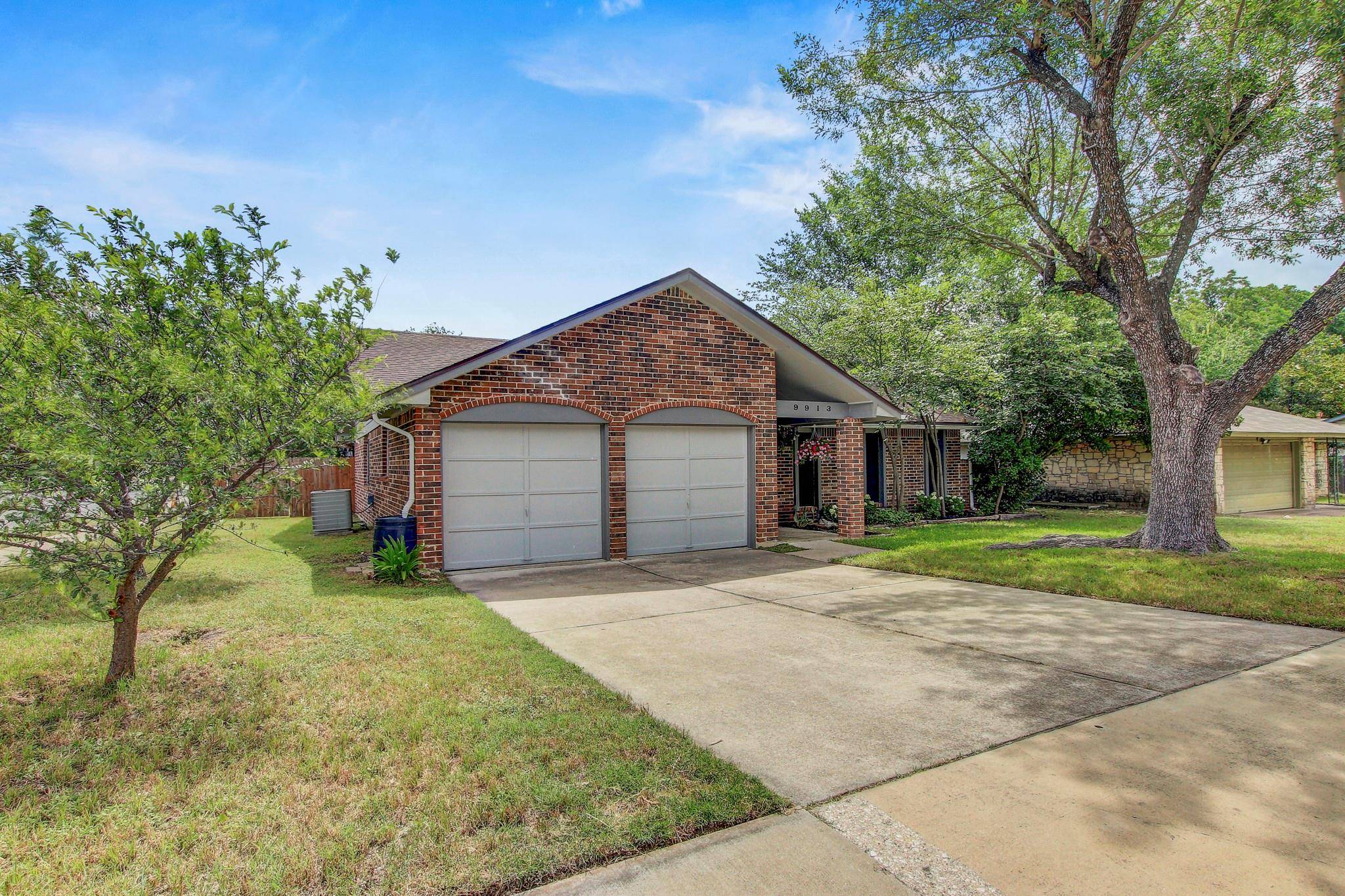 9913 Oak Hollow DR, Austin, TX 78758