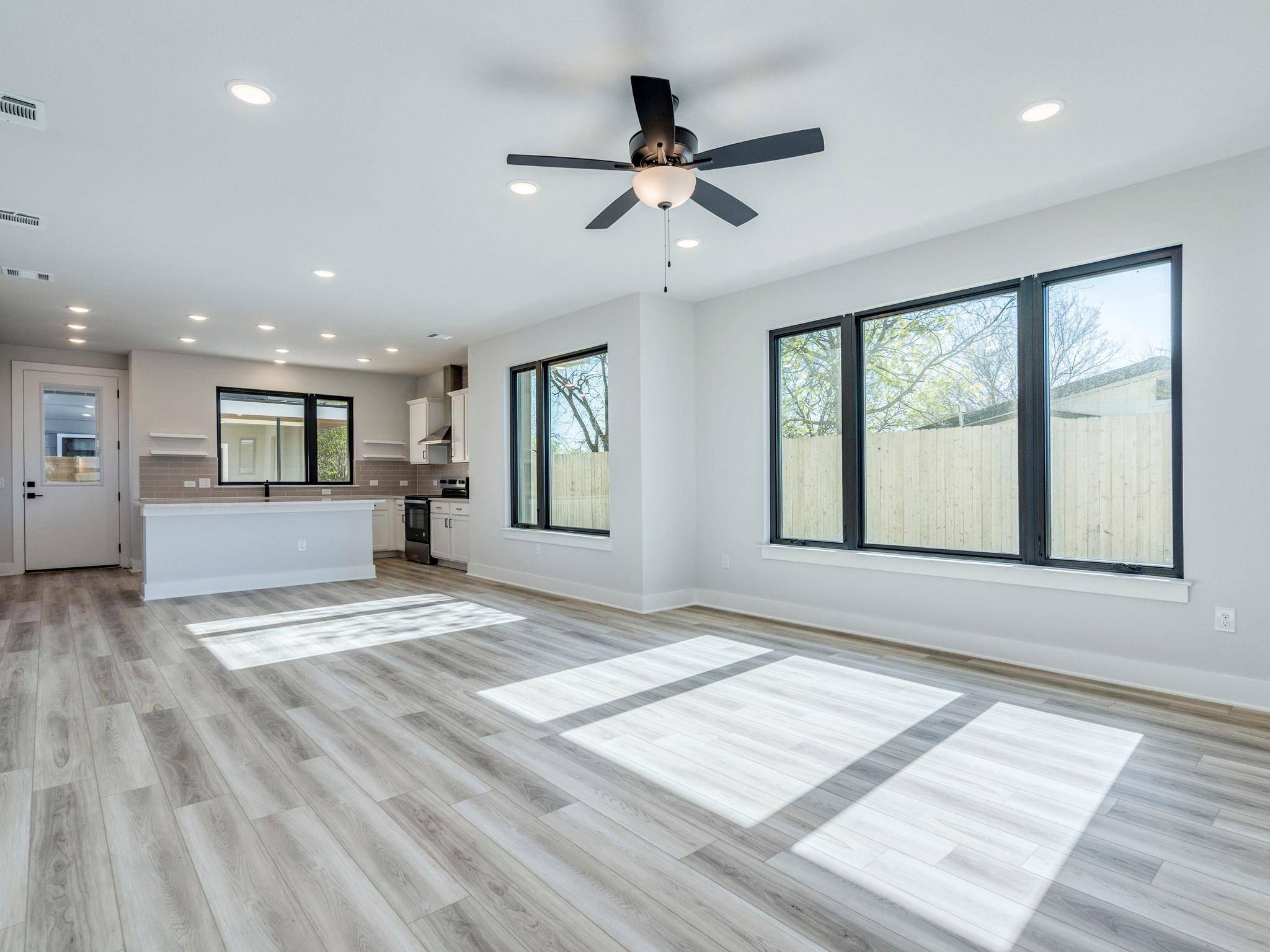 206 E Wonsley DR #1, Austin, TX 78753