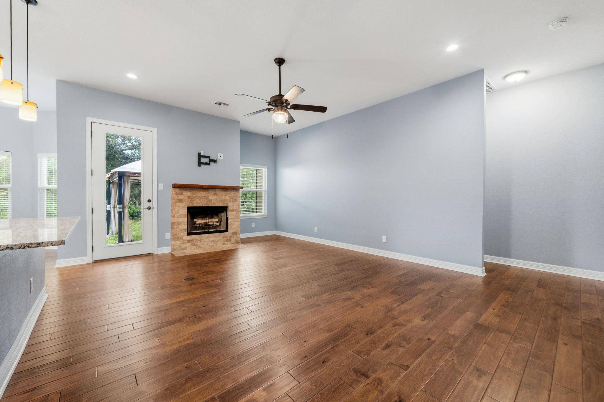 413 Bedford DR, Spicewood, TX 78669