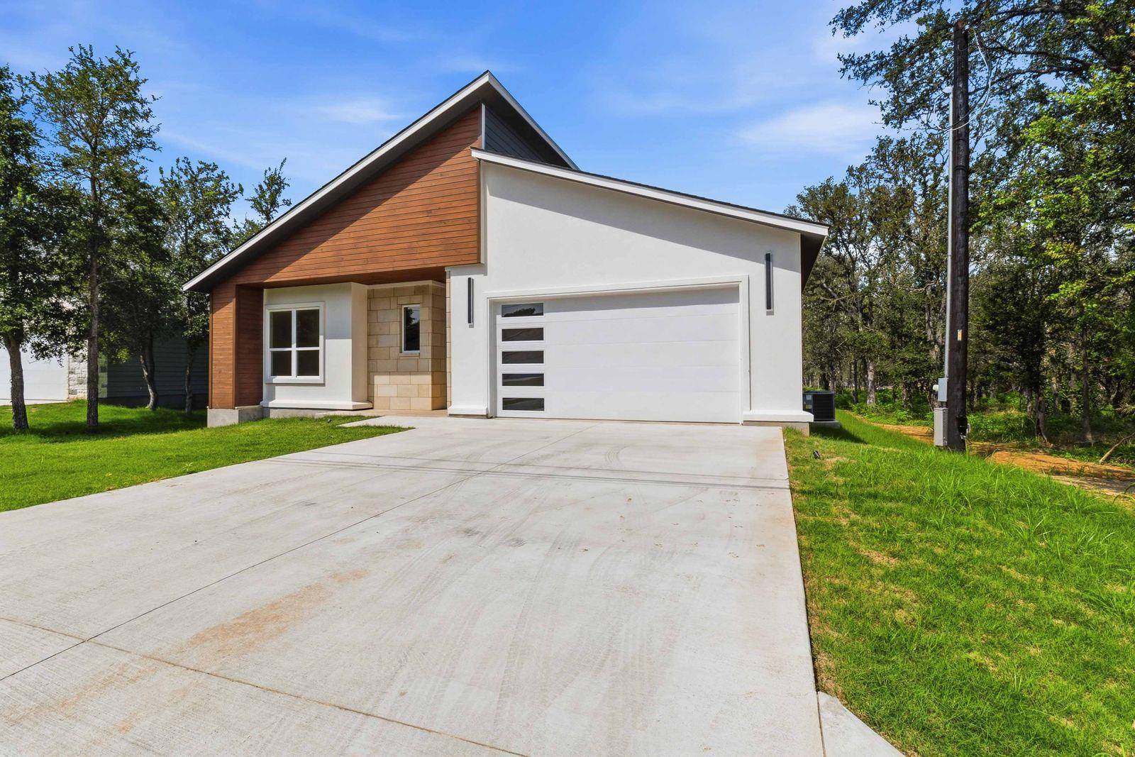 118 Puu Waa Waa LN, Bastrop, TX 78602