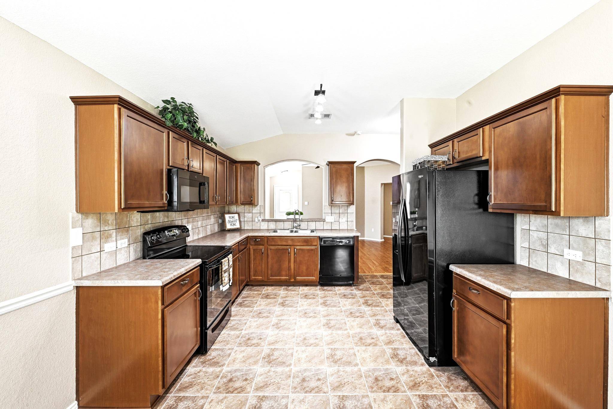 903 Gentry DR, Leander, TX 78641
