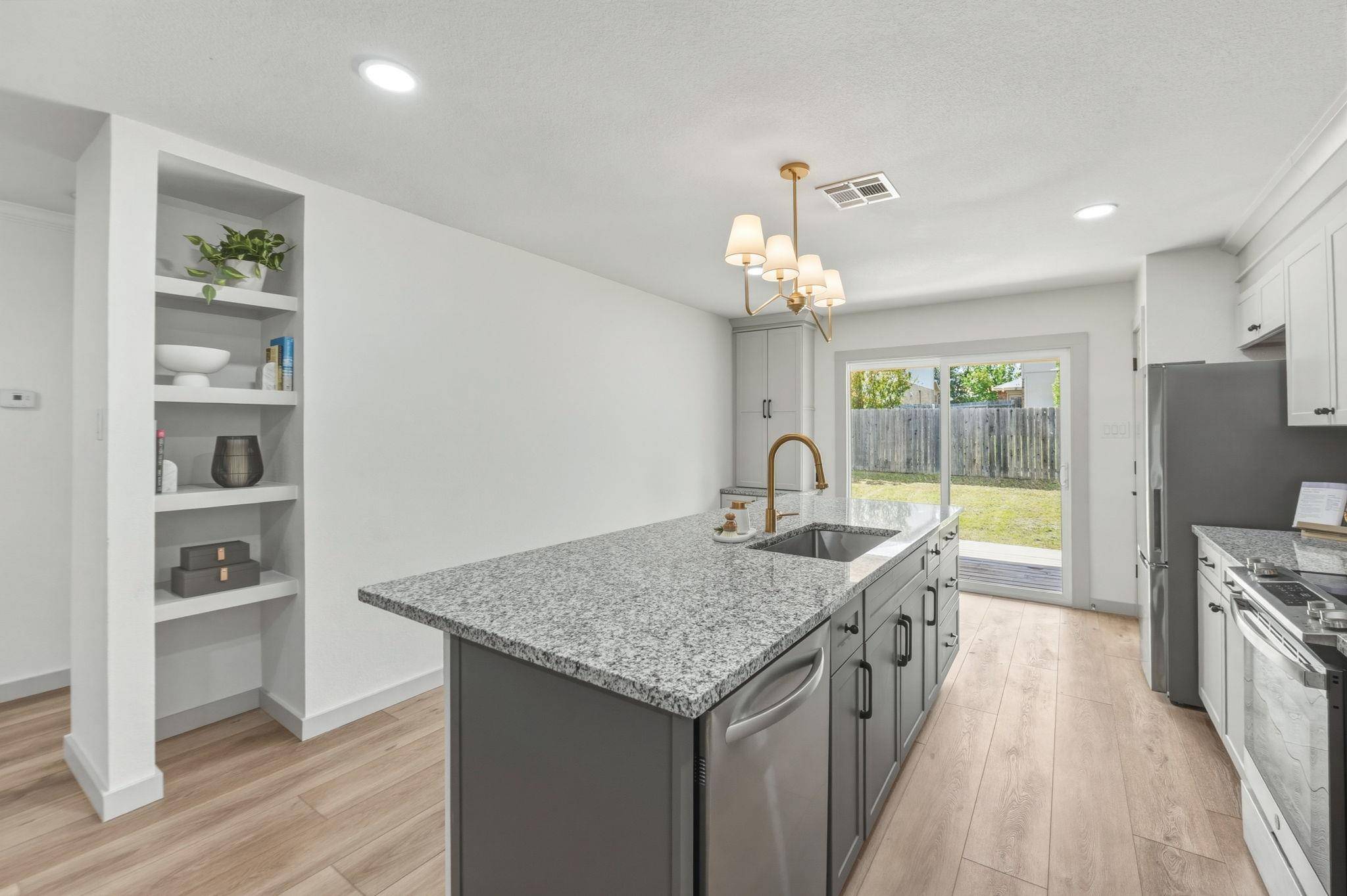 211 Banner Ave, Leander, TX 78641