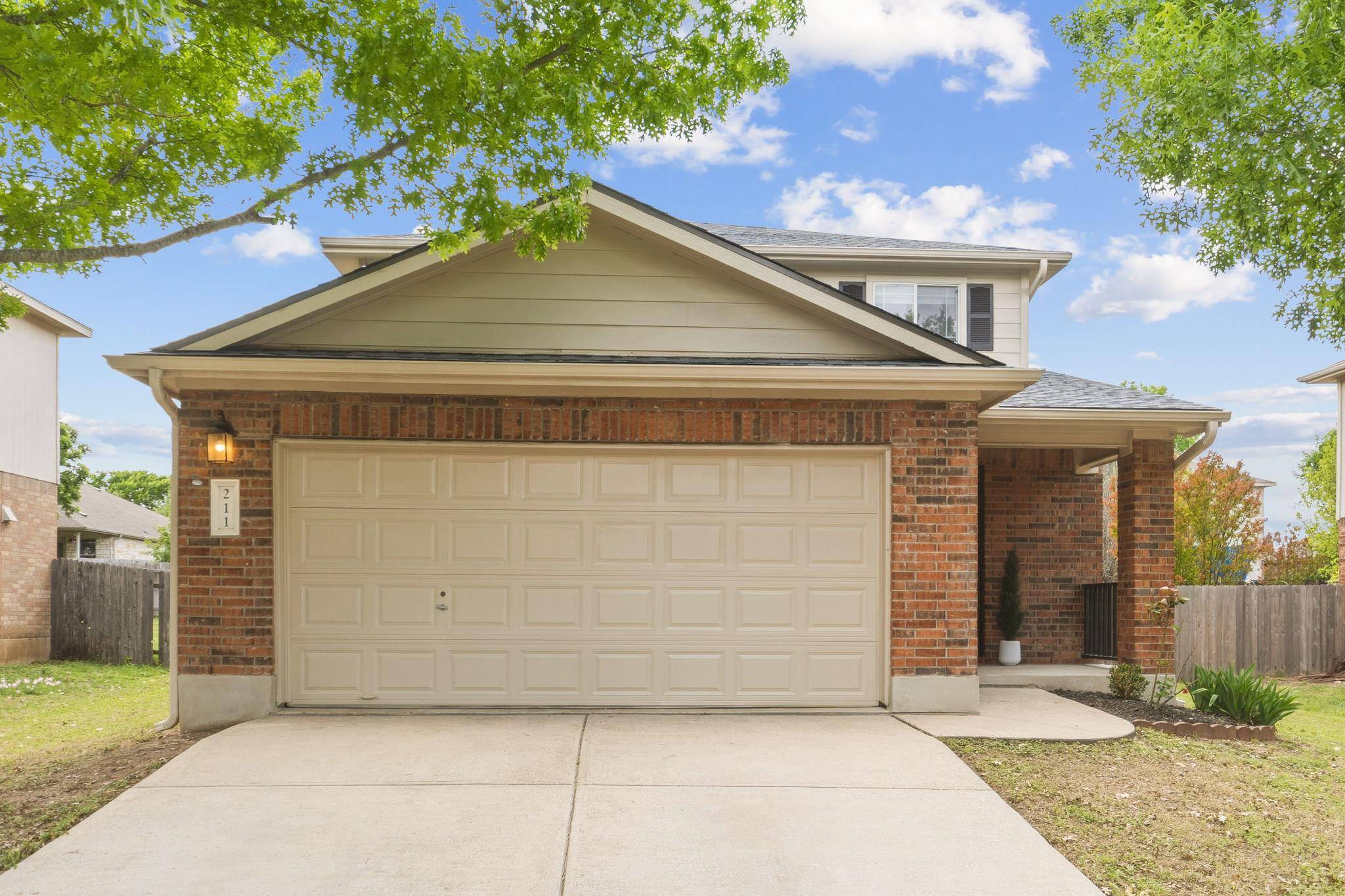 211 Banner Ave, Leander, TX 78641