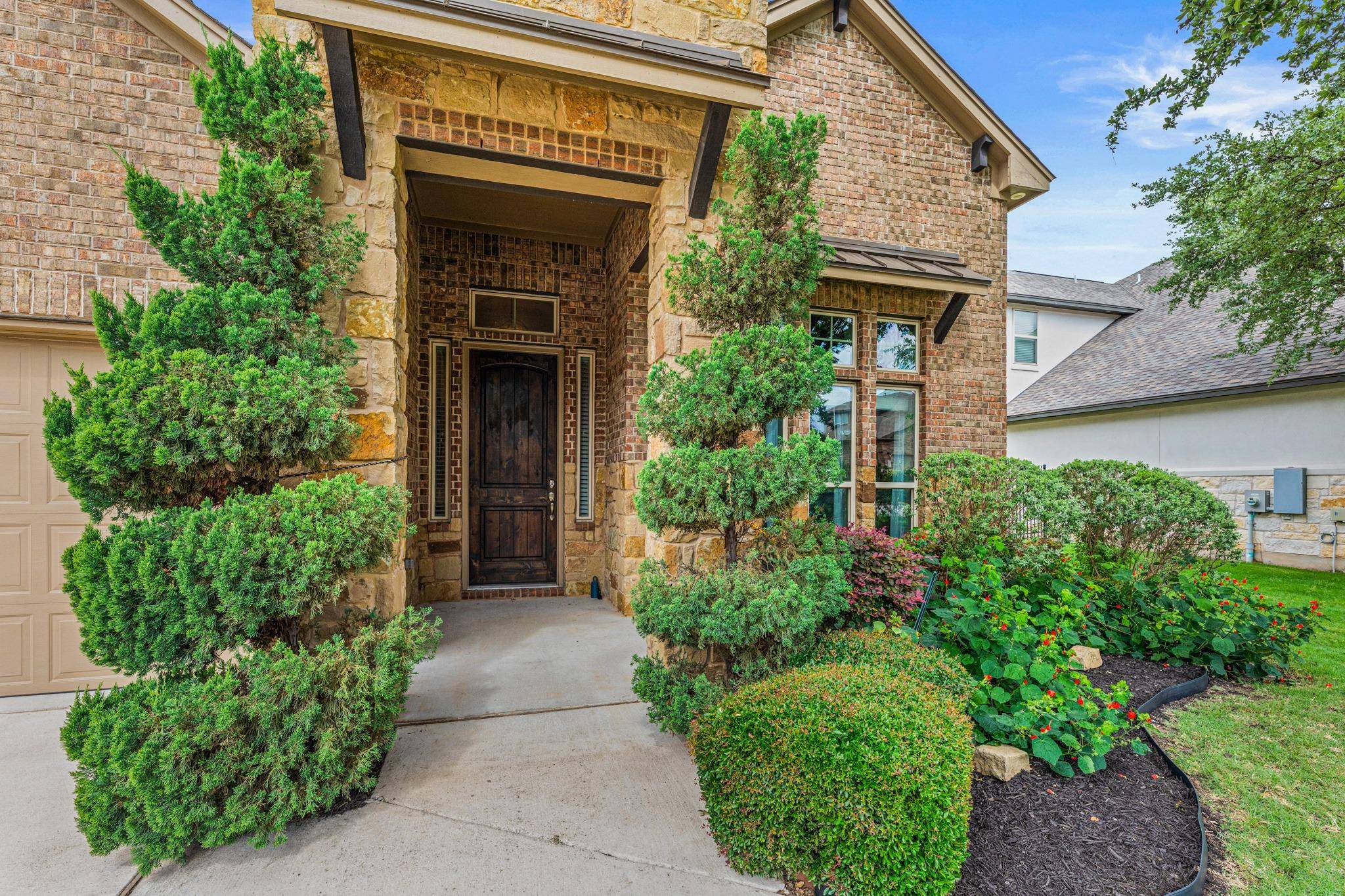 108 Redtail LN, Leander, TX 78641