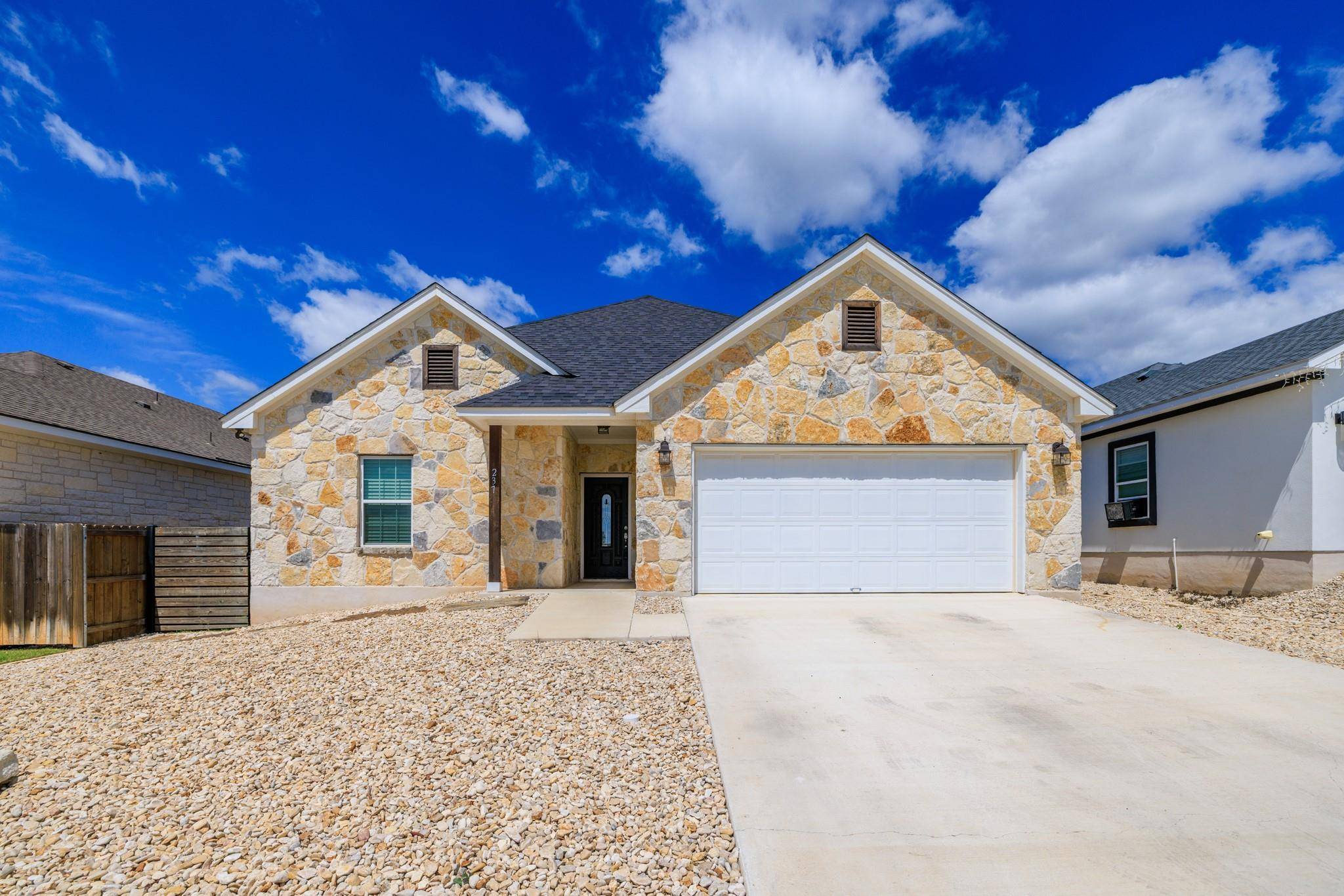237 Dudley WAY, Fredericksburg, TX 78624