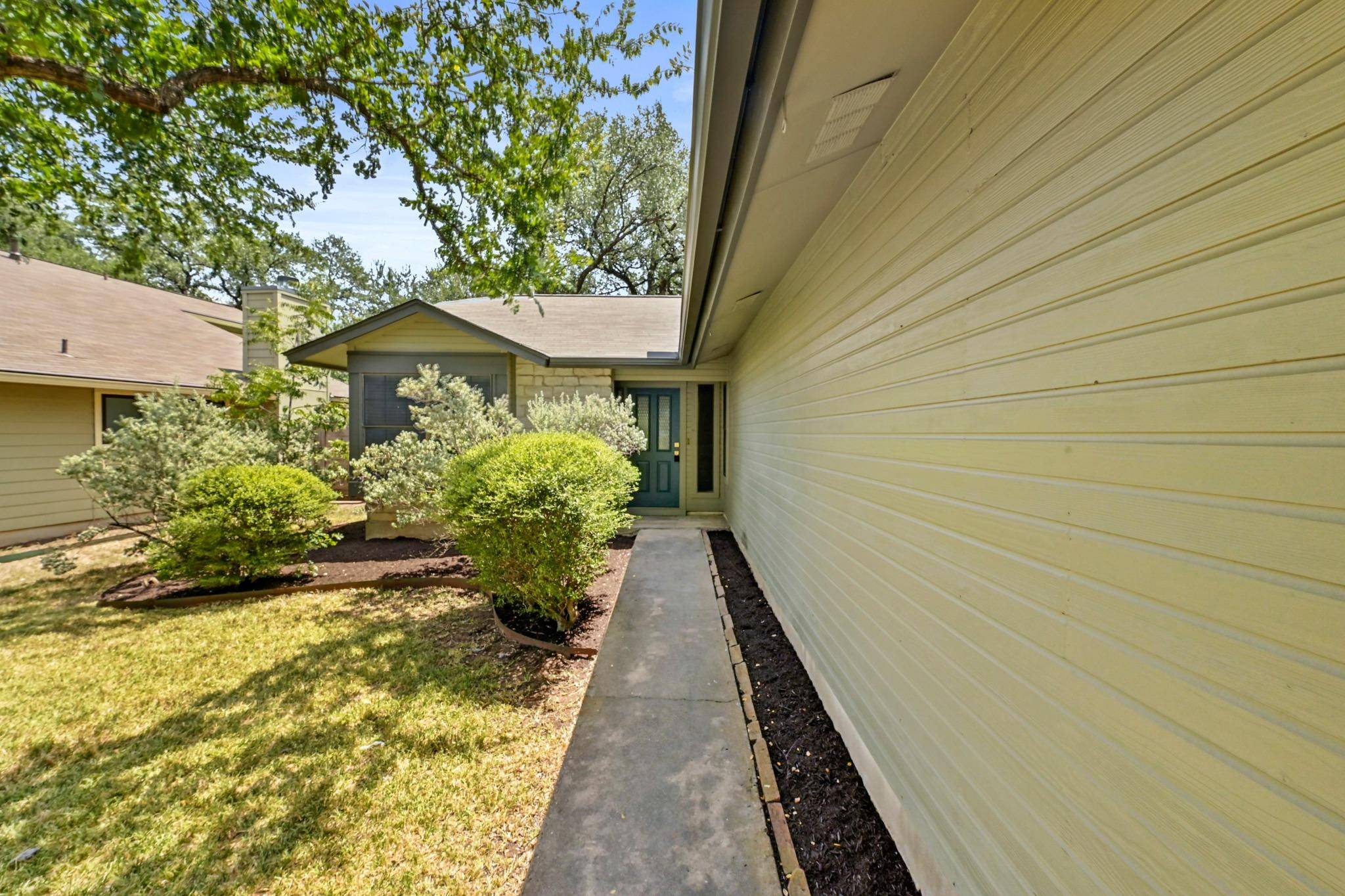 7403 Dallas DR, Austin, TX 78729