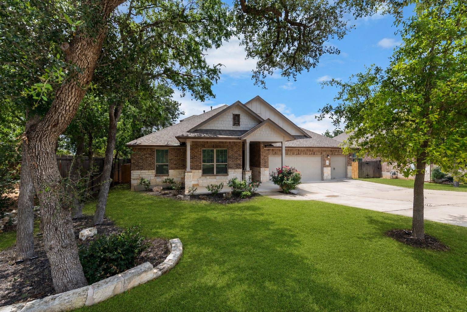 689 Pink Granite BLVD, Dripping Springs, TX 78620