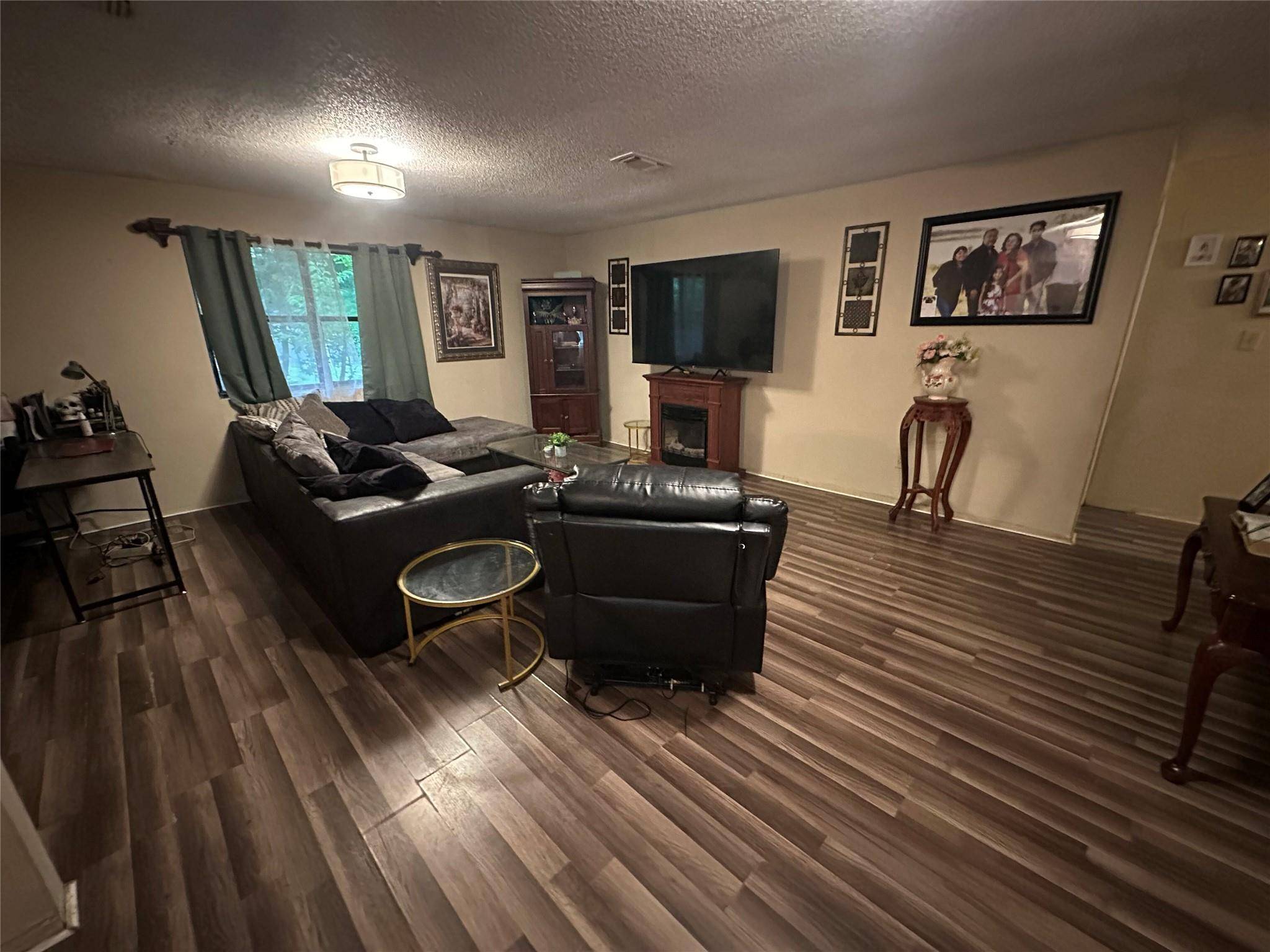 1205 W 10th ST, Cameron, TX 76520