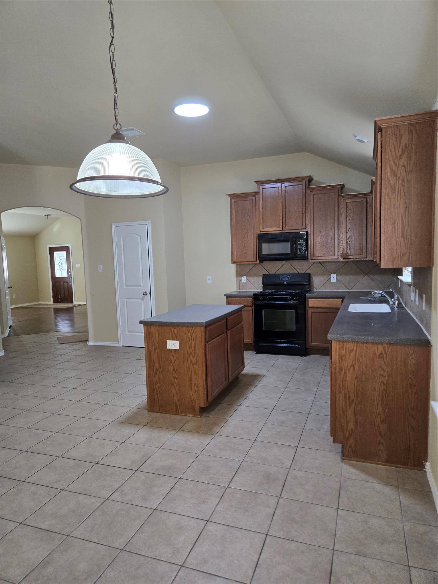 2118 Rachel LN, Round Rock, TX 78664
