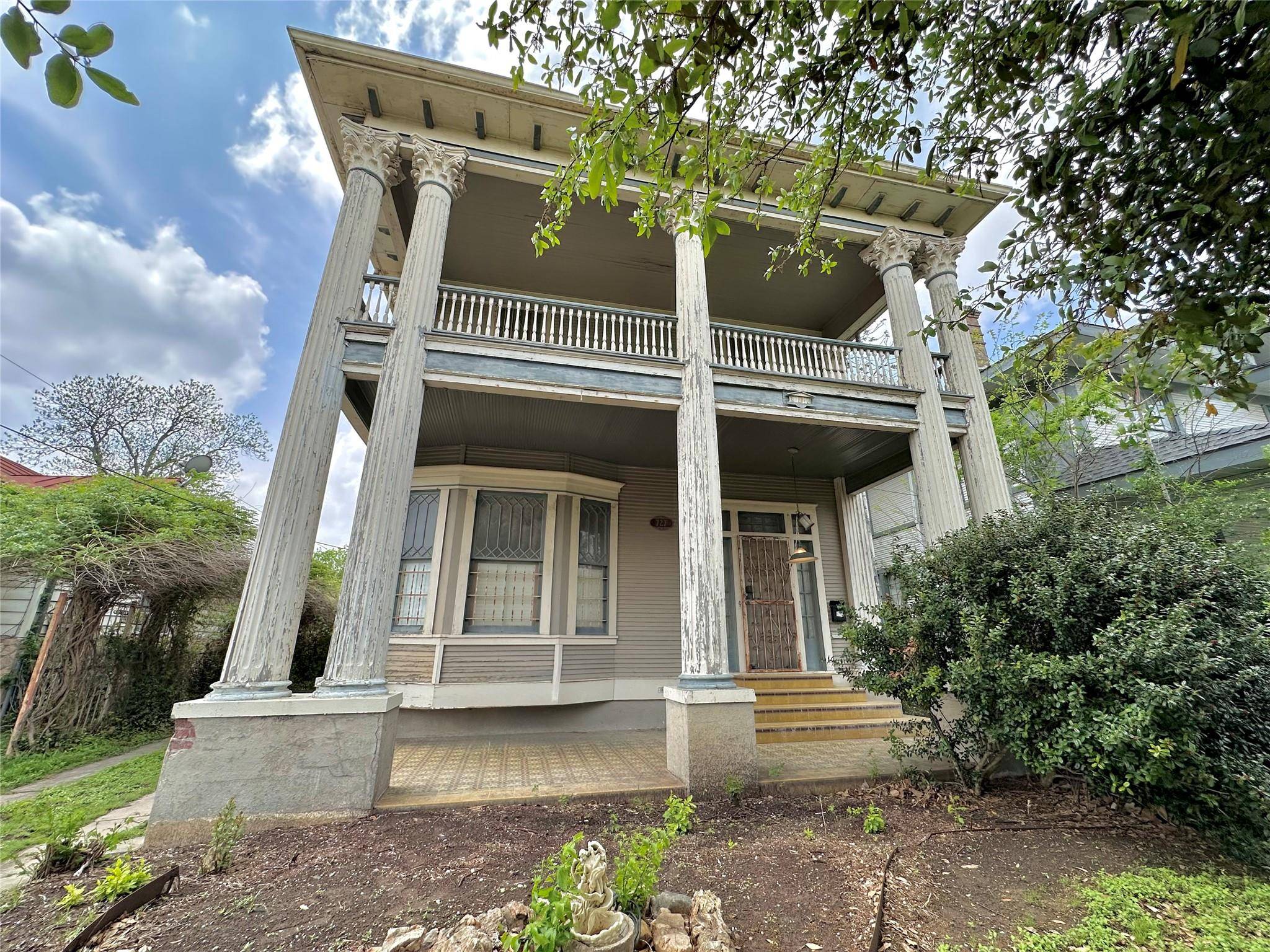 727 N Pine ST, San Antonio, TX 78202