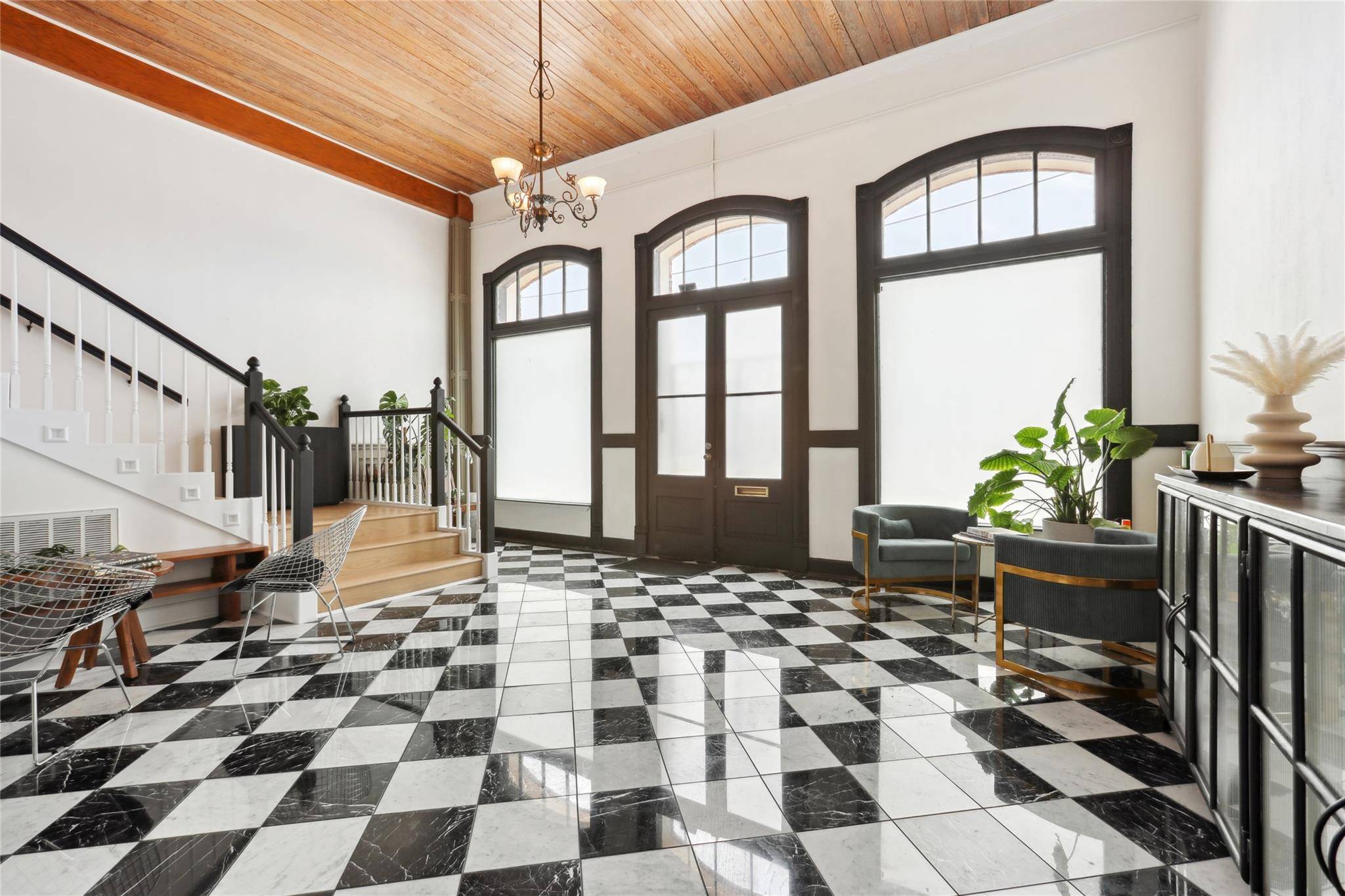 4 Depot ST, Elgin, TX 78621