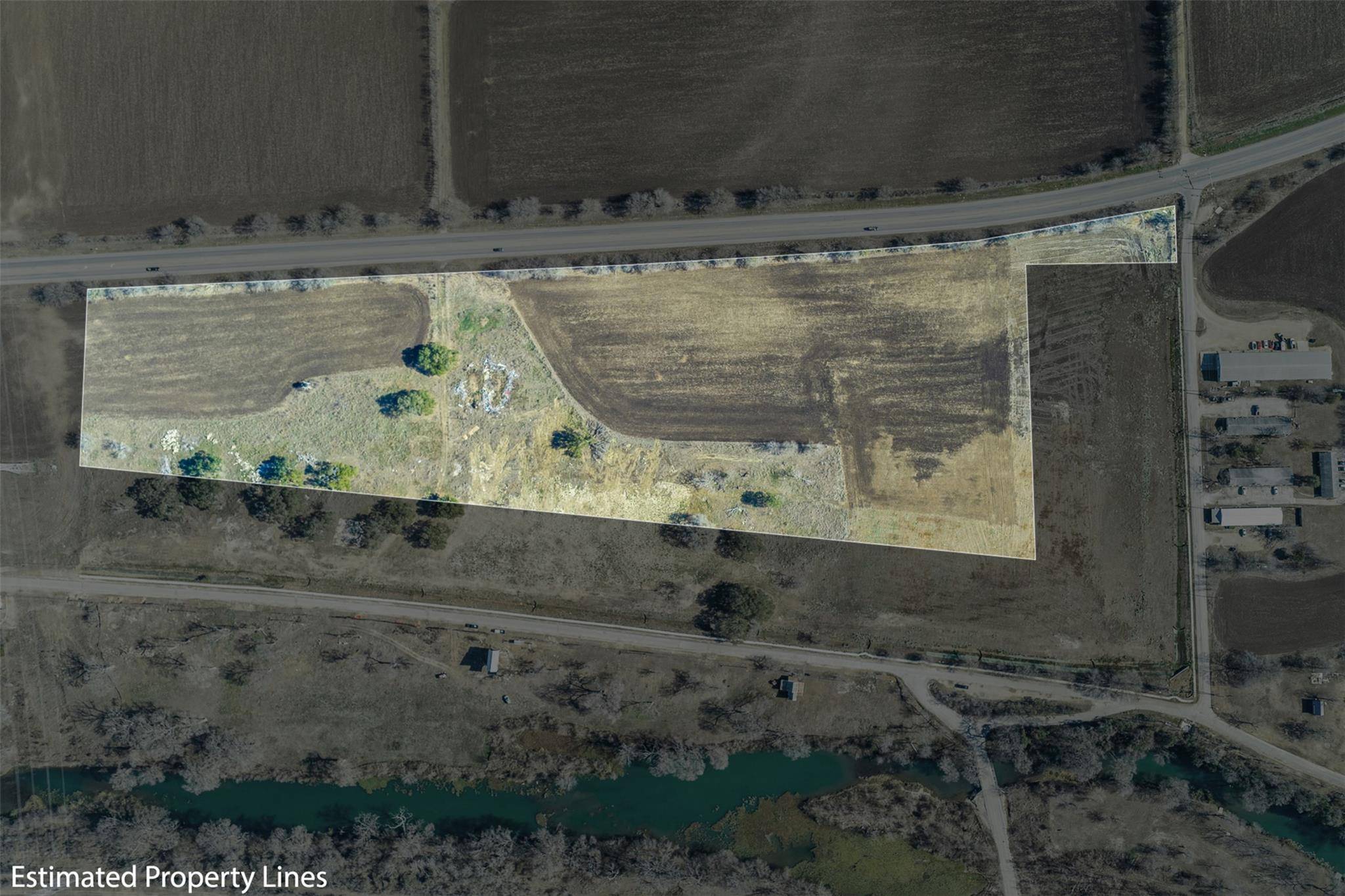 600 NW River RD, Martindale, TX 78655
