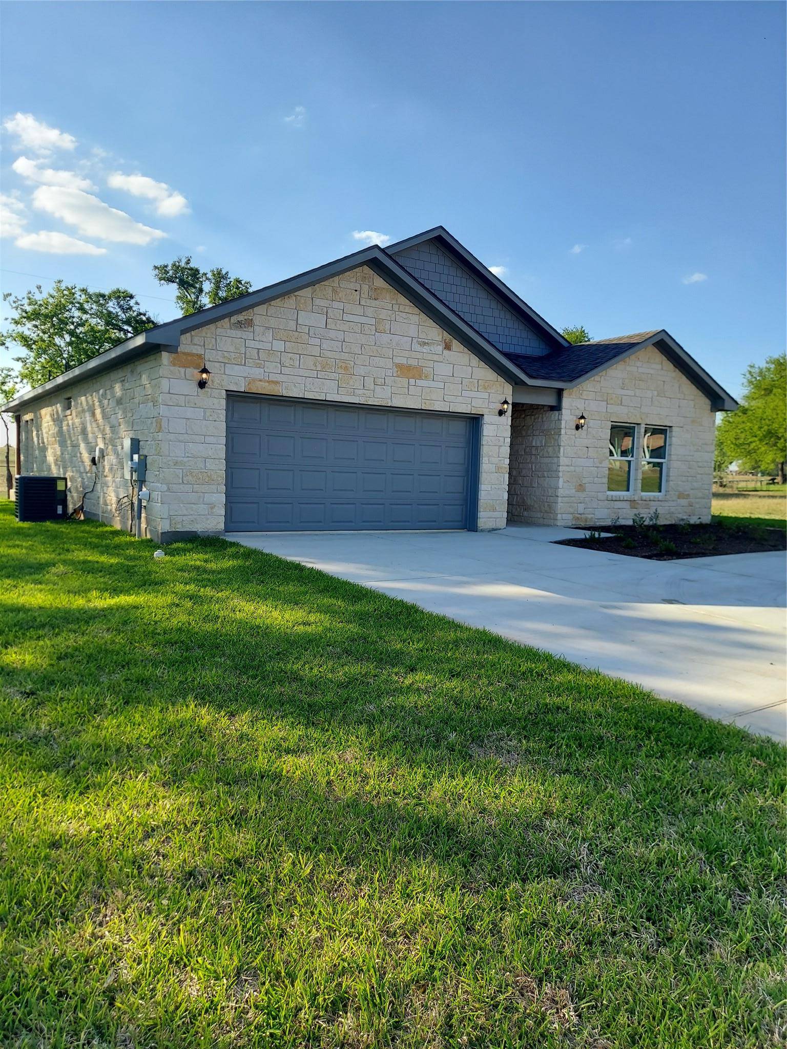 121 Spanish Oak TRL, Cameron, TX 76520