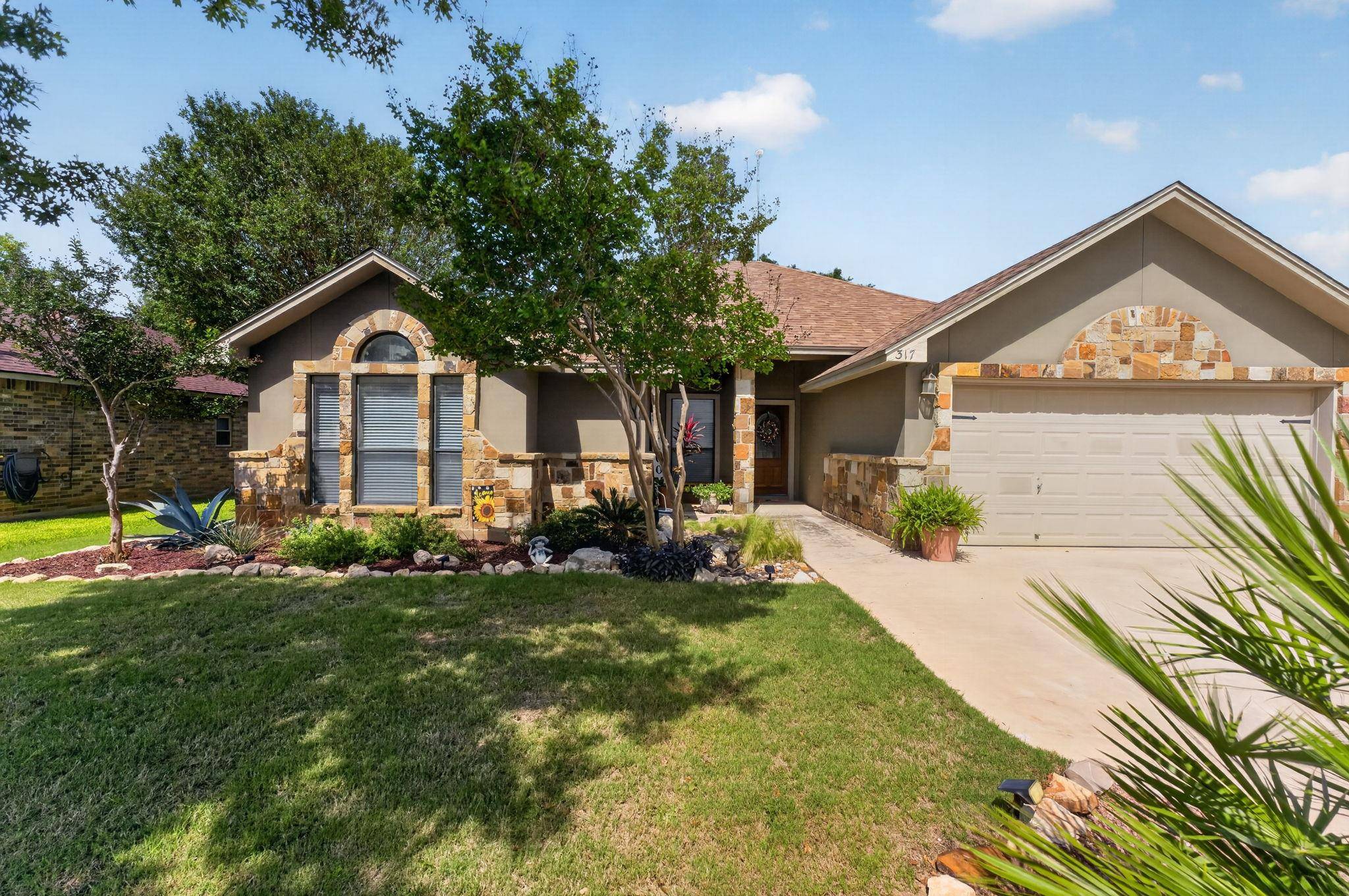 317 Yorktown, Pleasanton, TX 78064