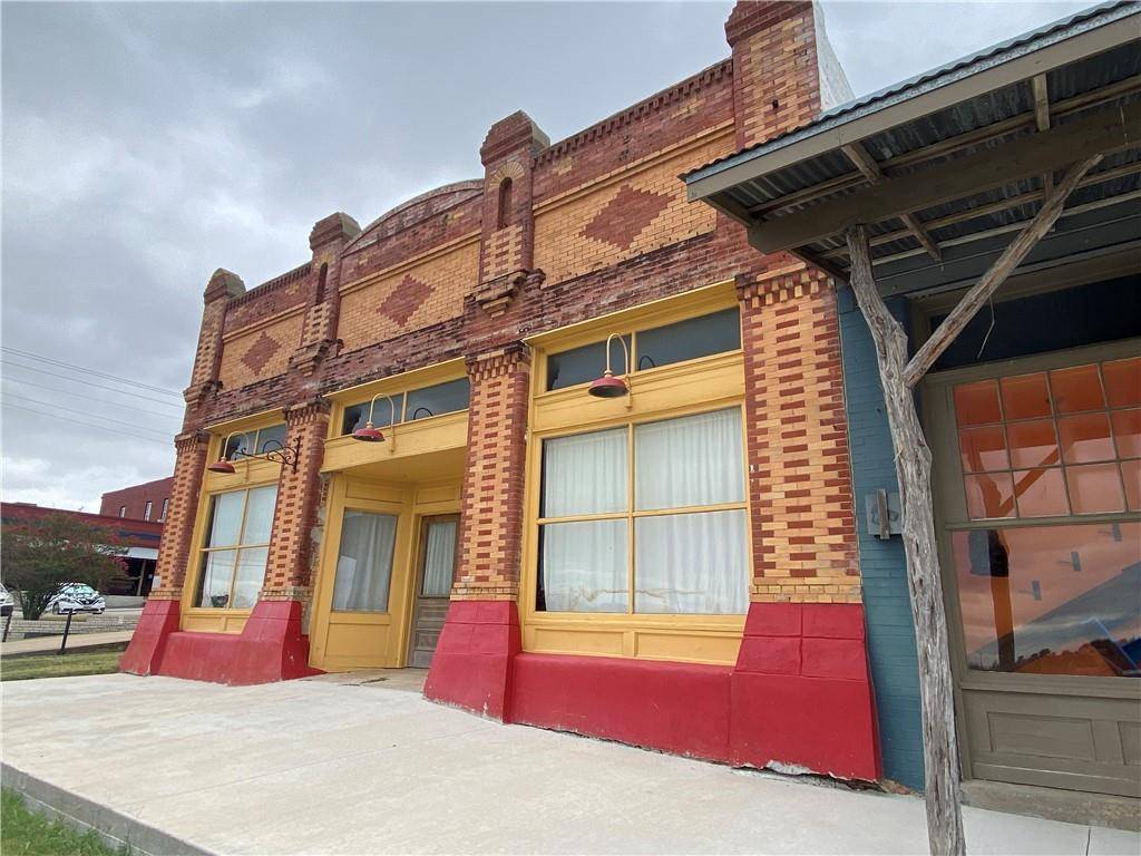 202 N Commerce ST, Coupland, TX 78615