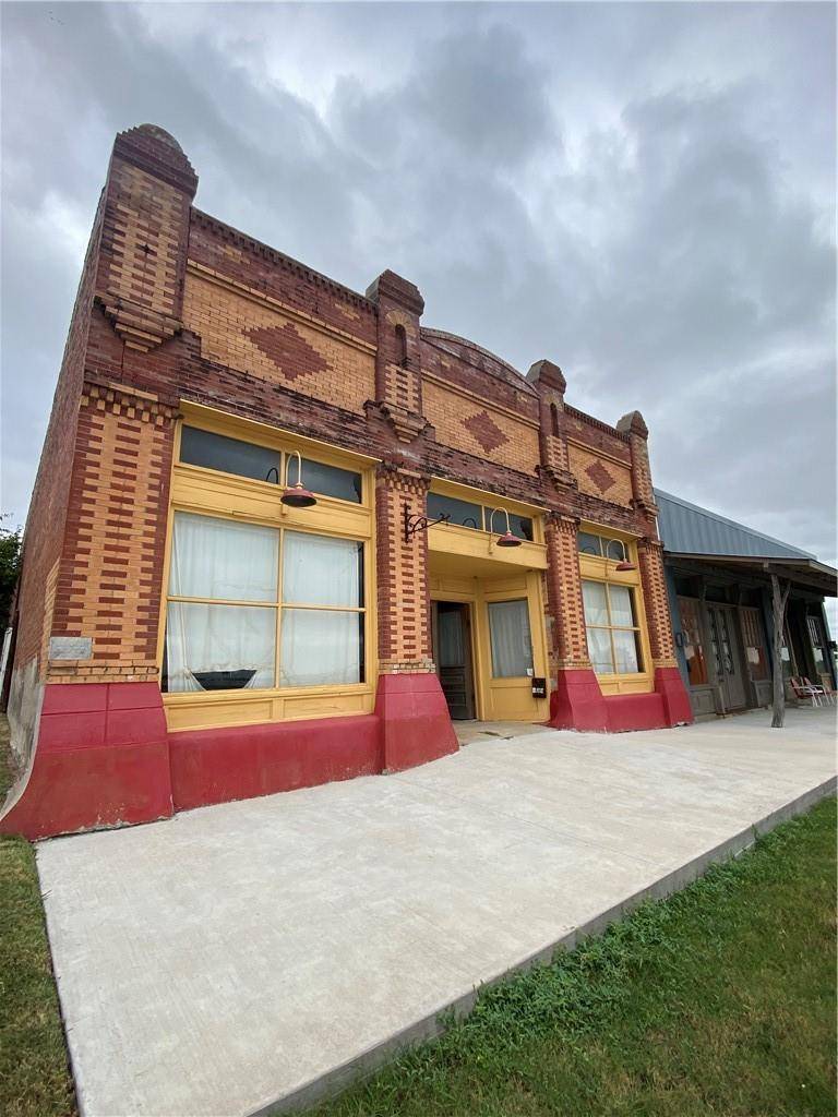 202 N Commerce ST, Coupland, TX 78615