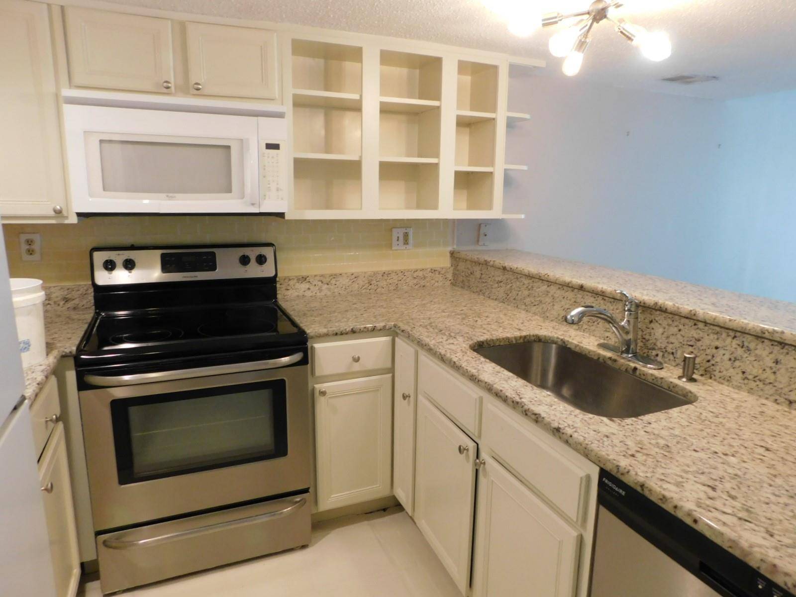 805 Paisley DR #11, Spicewood, TX 78669