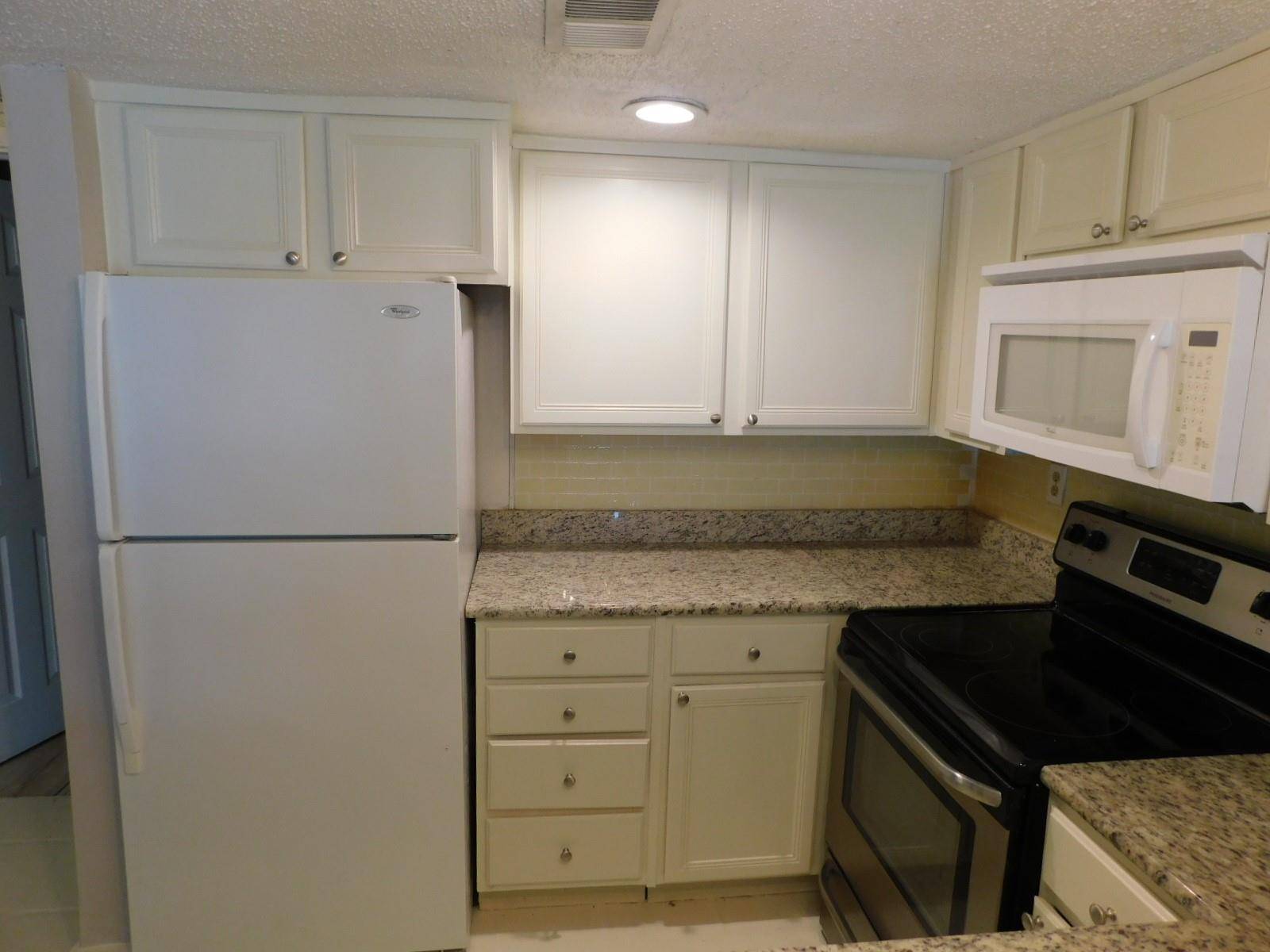 805 Paisley DR #11, Spicewood, TX 78669