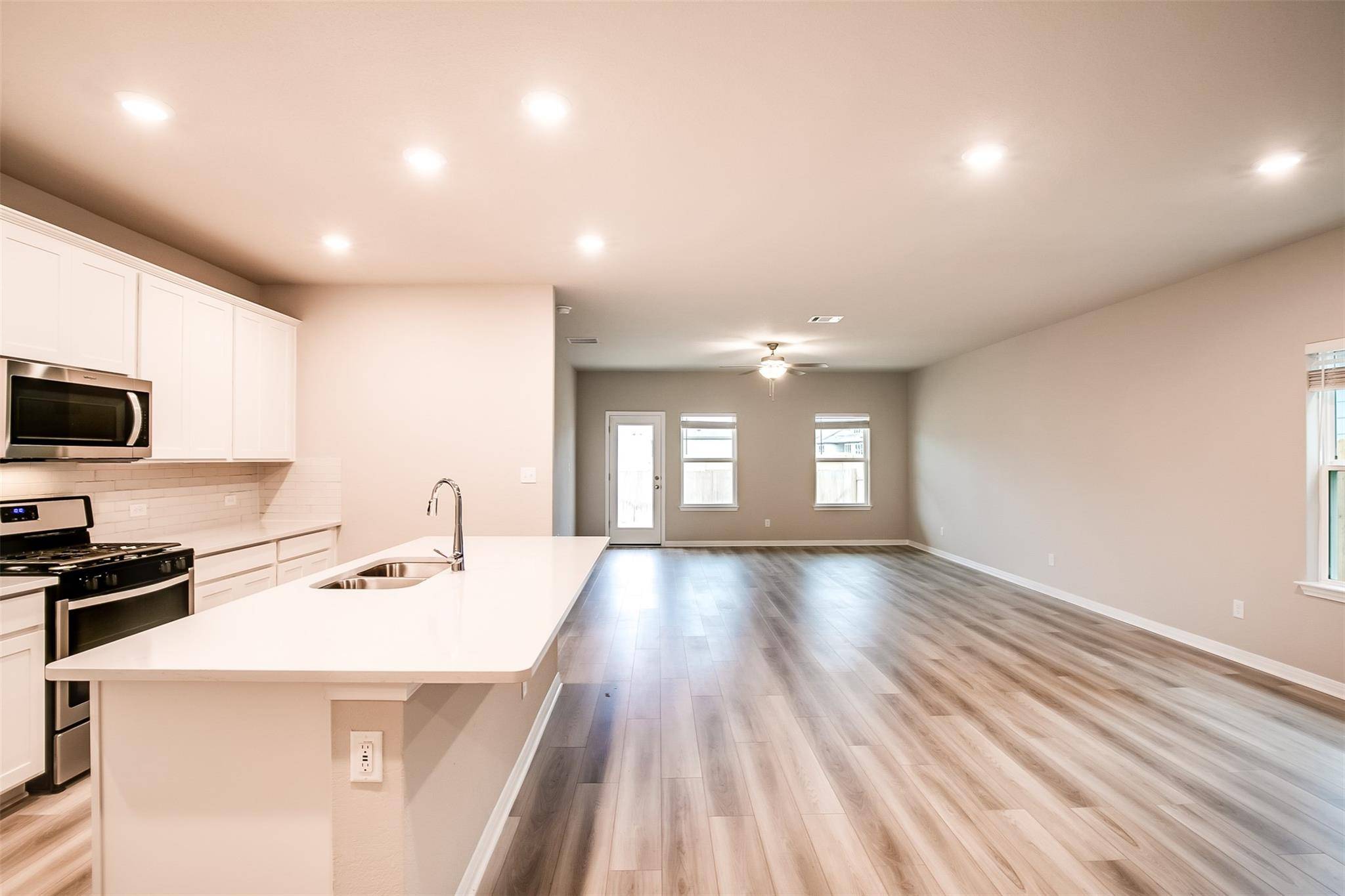 1532 Homestead Farms DR, Round Rock, TX 78665