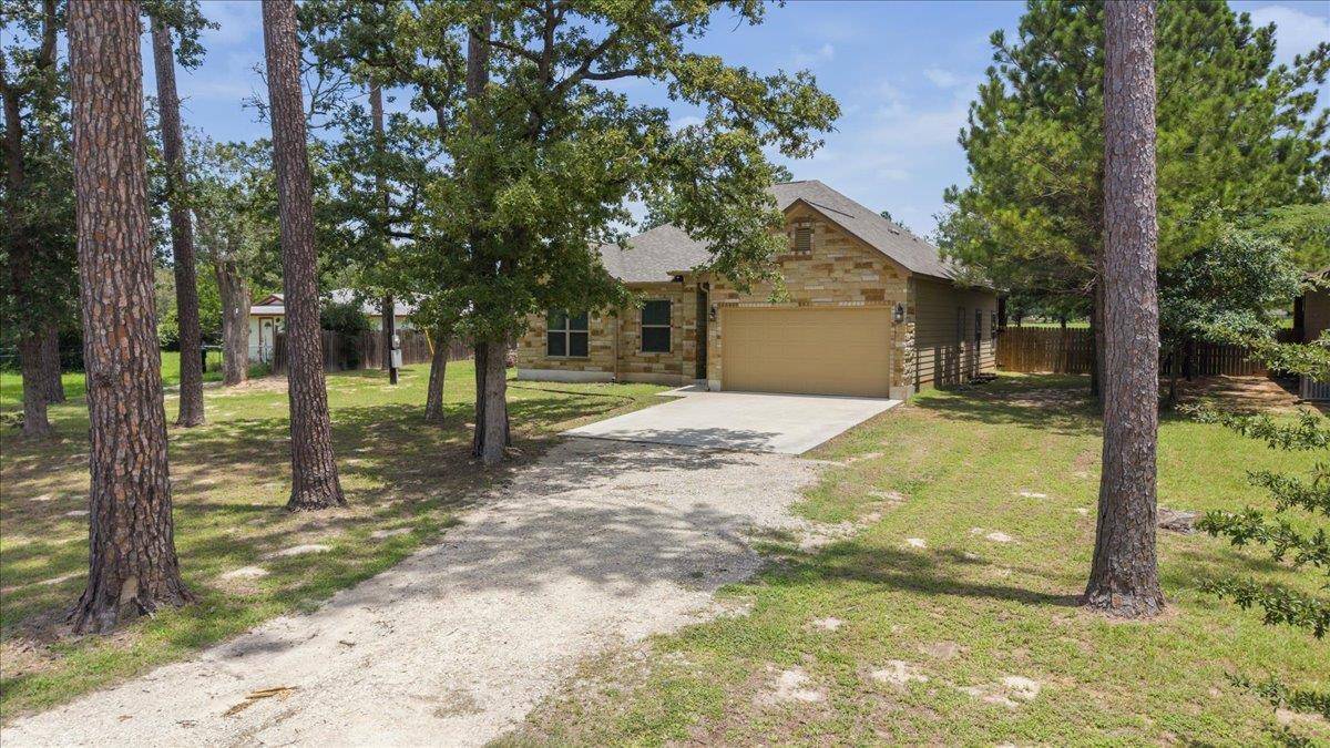 145 Cardinal LOOP, Paige, TX 78659
