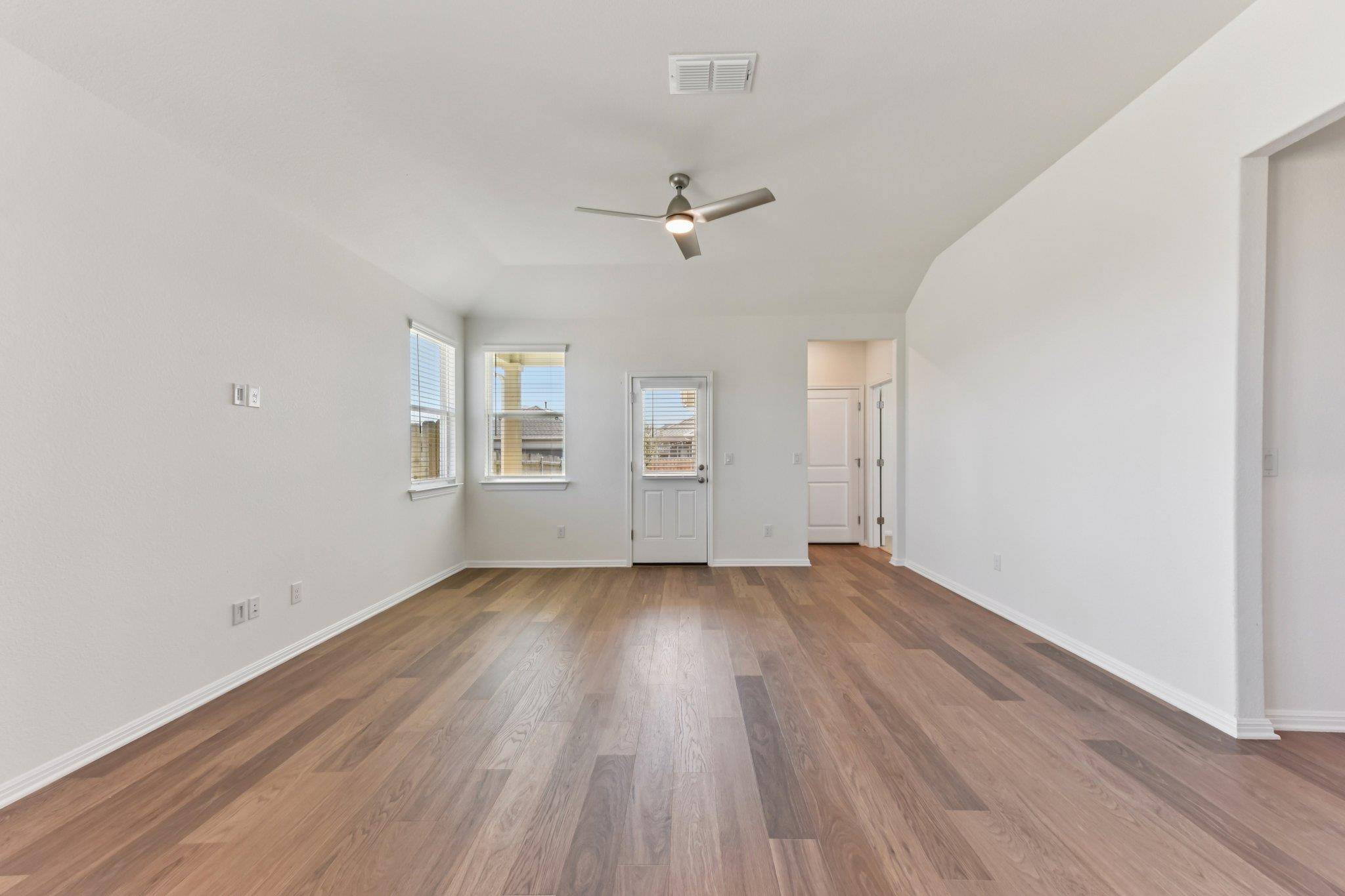 557 Porter Country PKWY, Buda, TX 78610