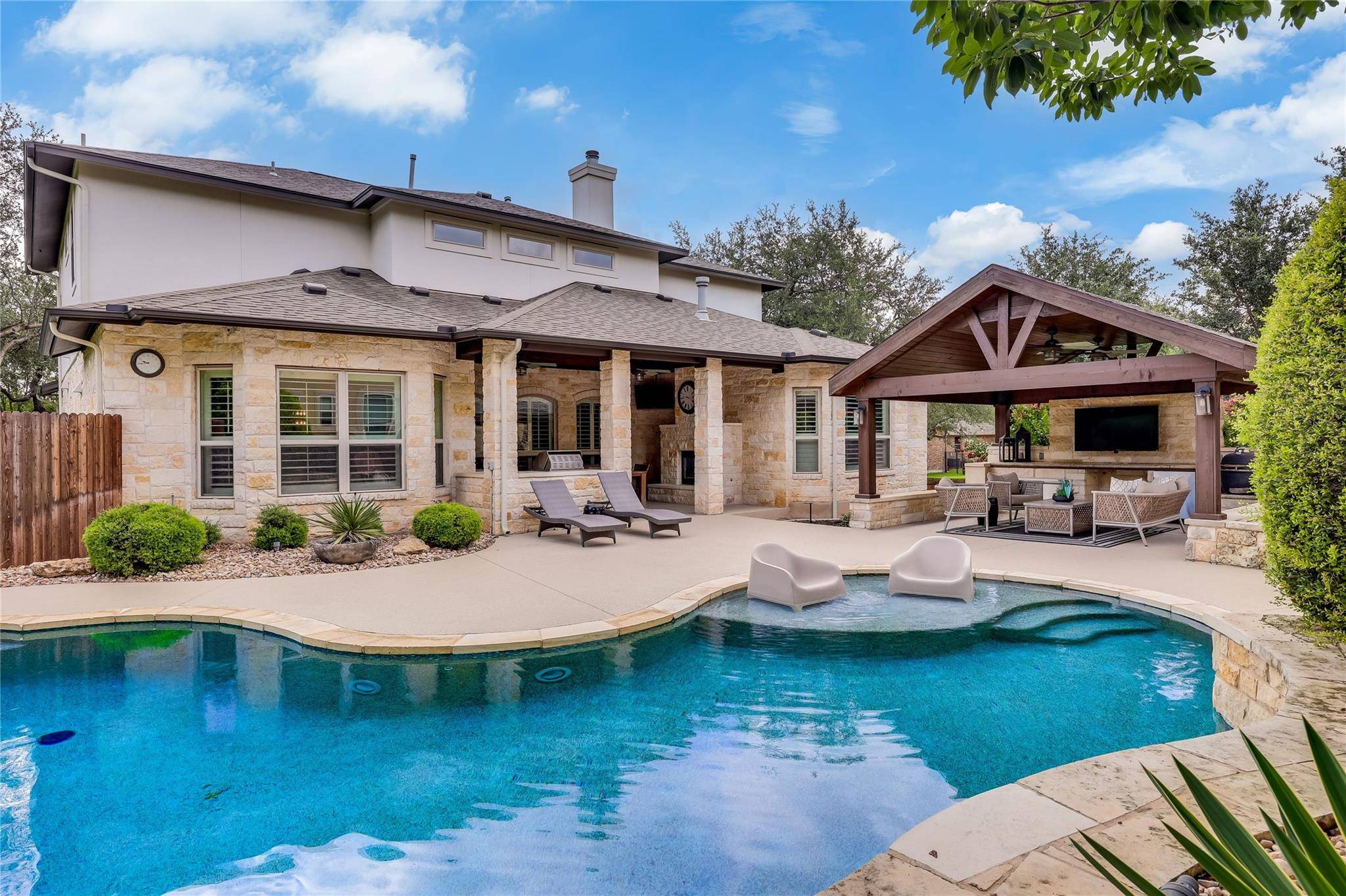 401 Bluff View RD, Cedar Park, TX 78613