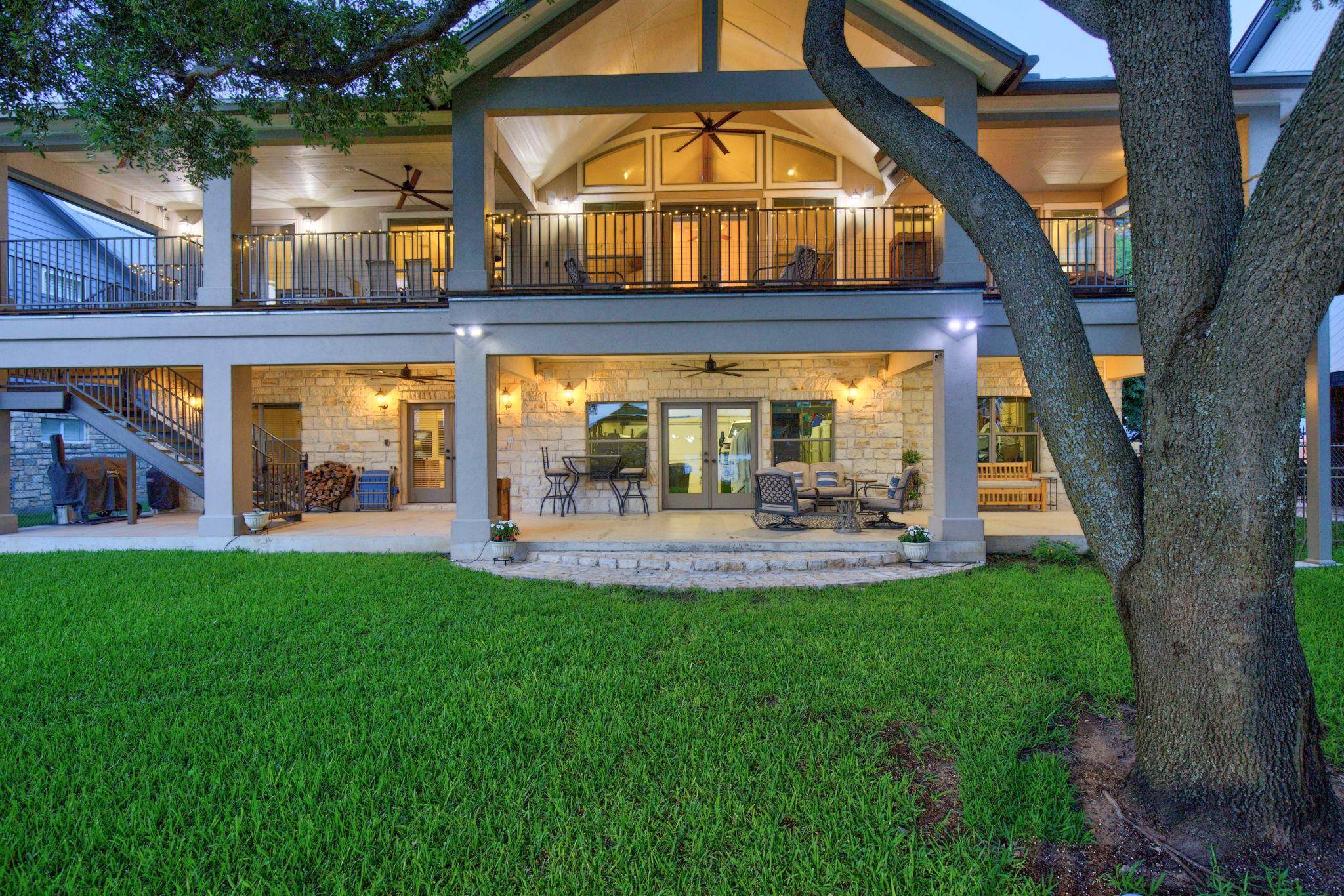 814 Scenic LOOP, Kingsland, TX 78639