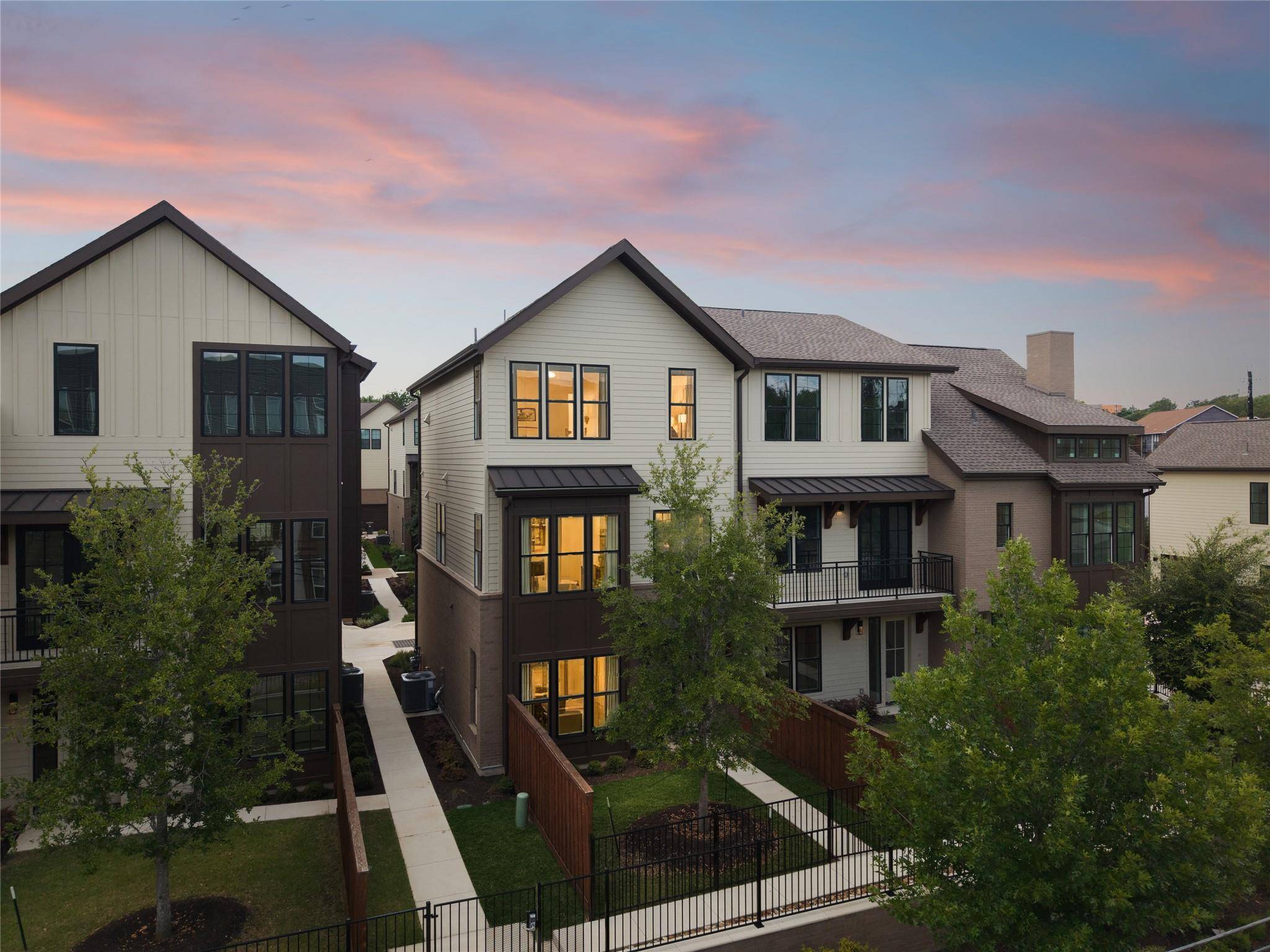 2209 Woodland Ave #203, Austin, TX 78741