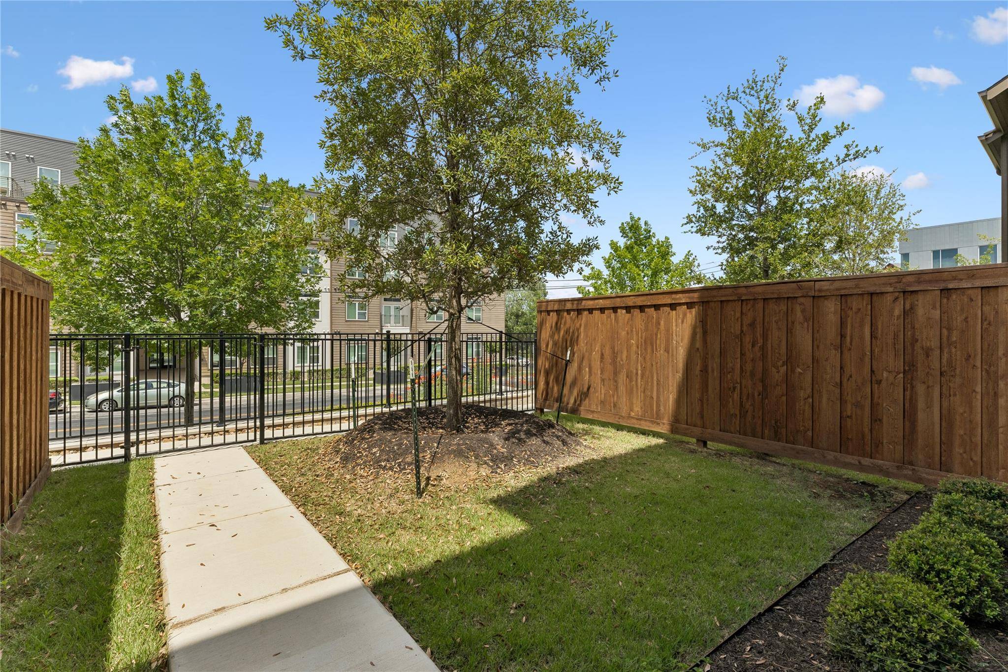 2209 Woodland Ave #203, Austin, TX 78741