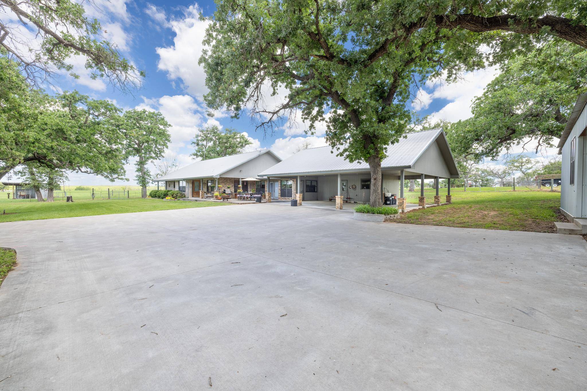 6589 State Highway 304, Harwood, TX 78632