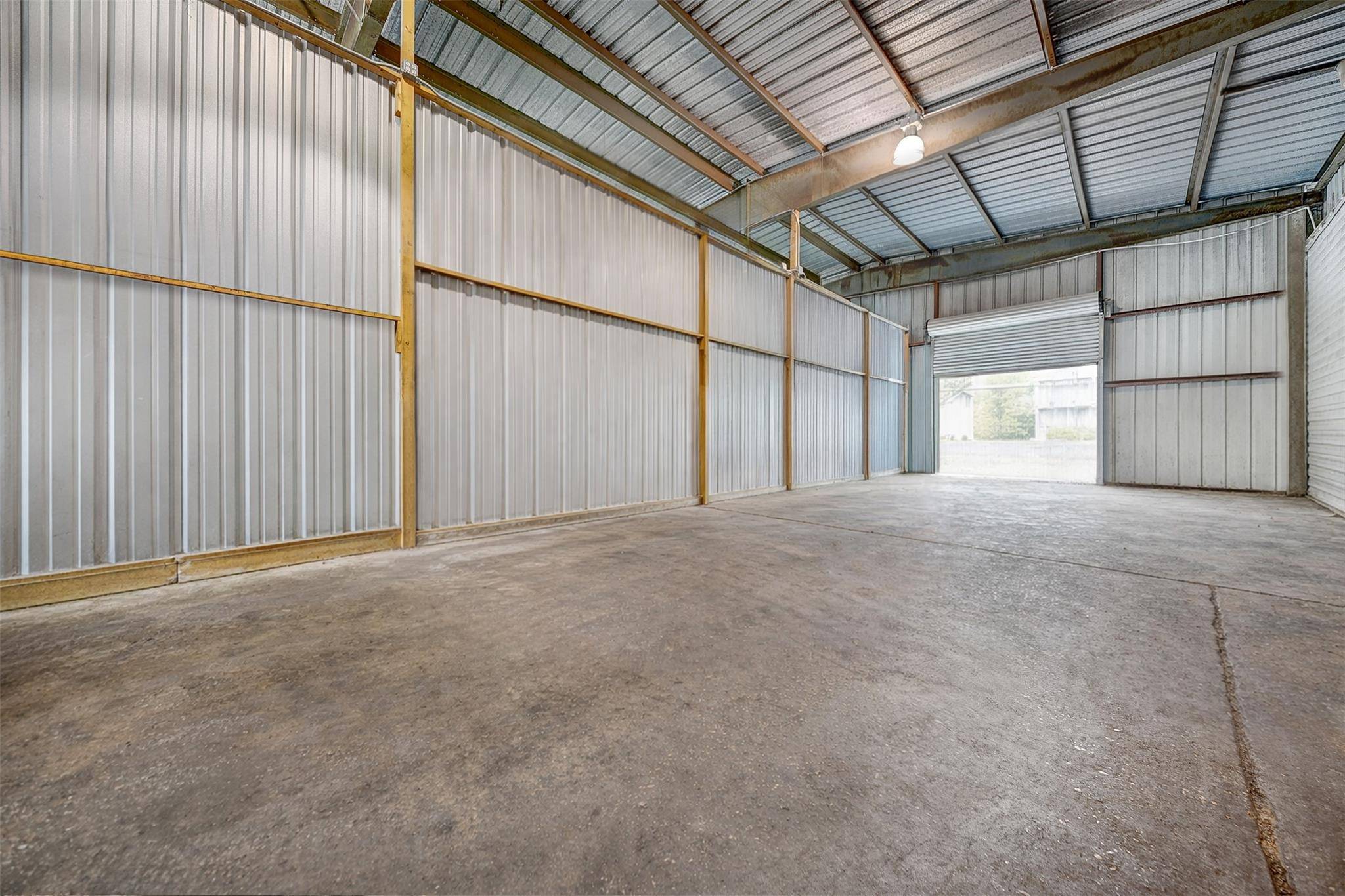 307 E Alamo ST, Brenham, TX 77833