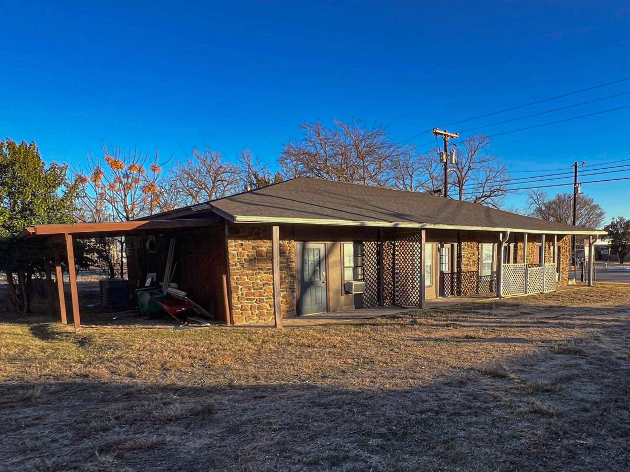 608 4th ST, Blanco, TX 78606