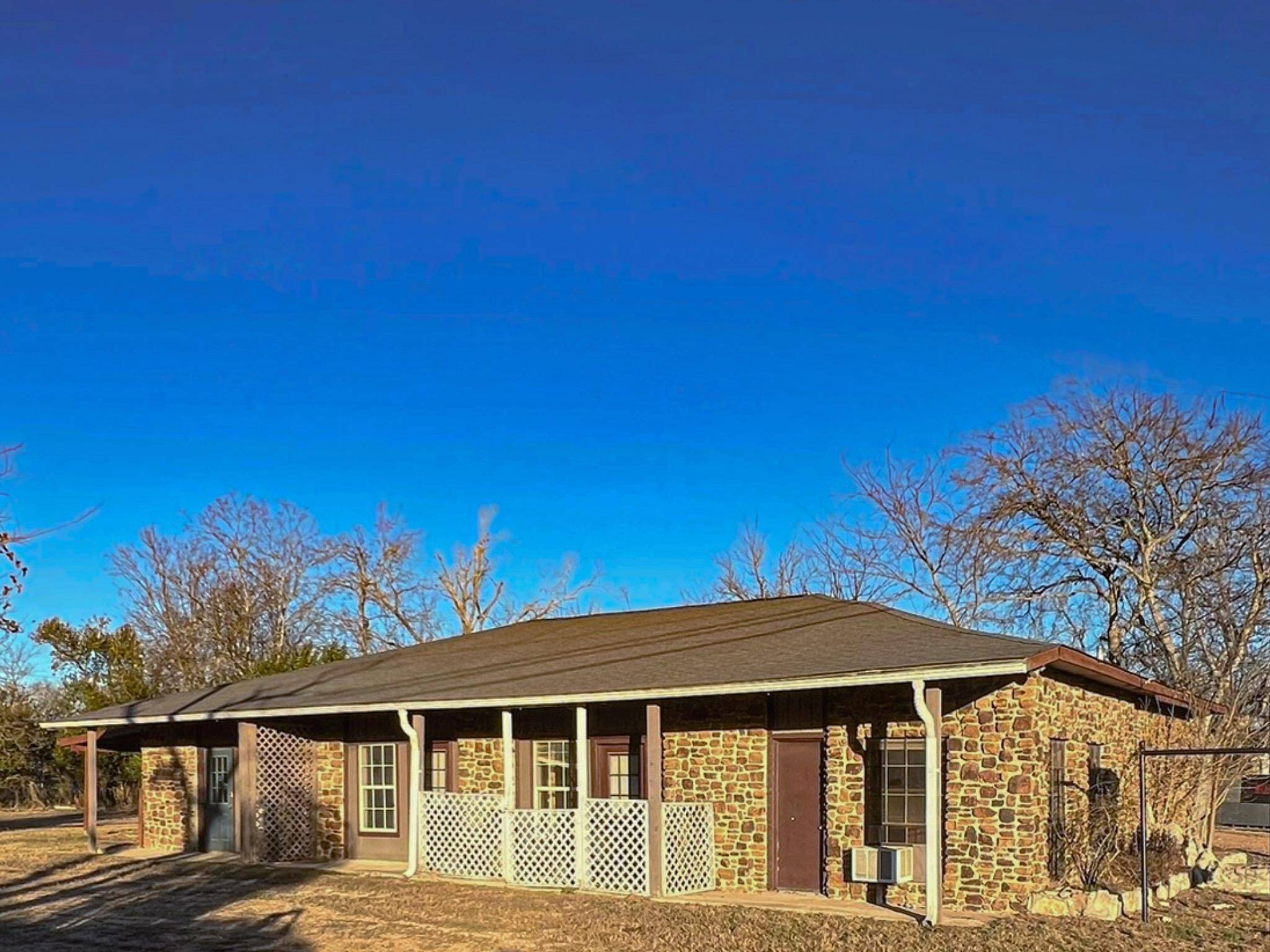 608 4th ST, Blanco, TX 78606