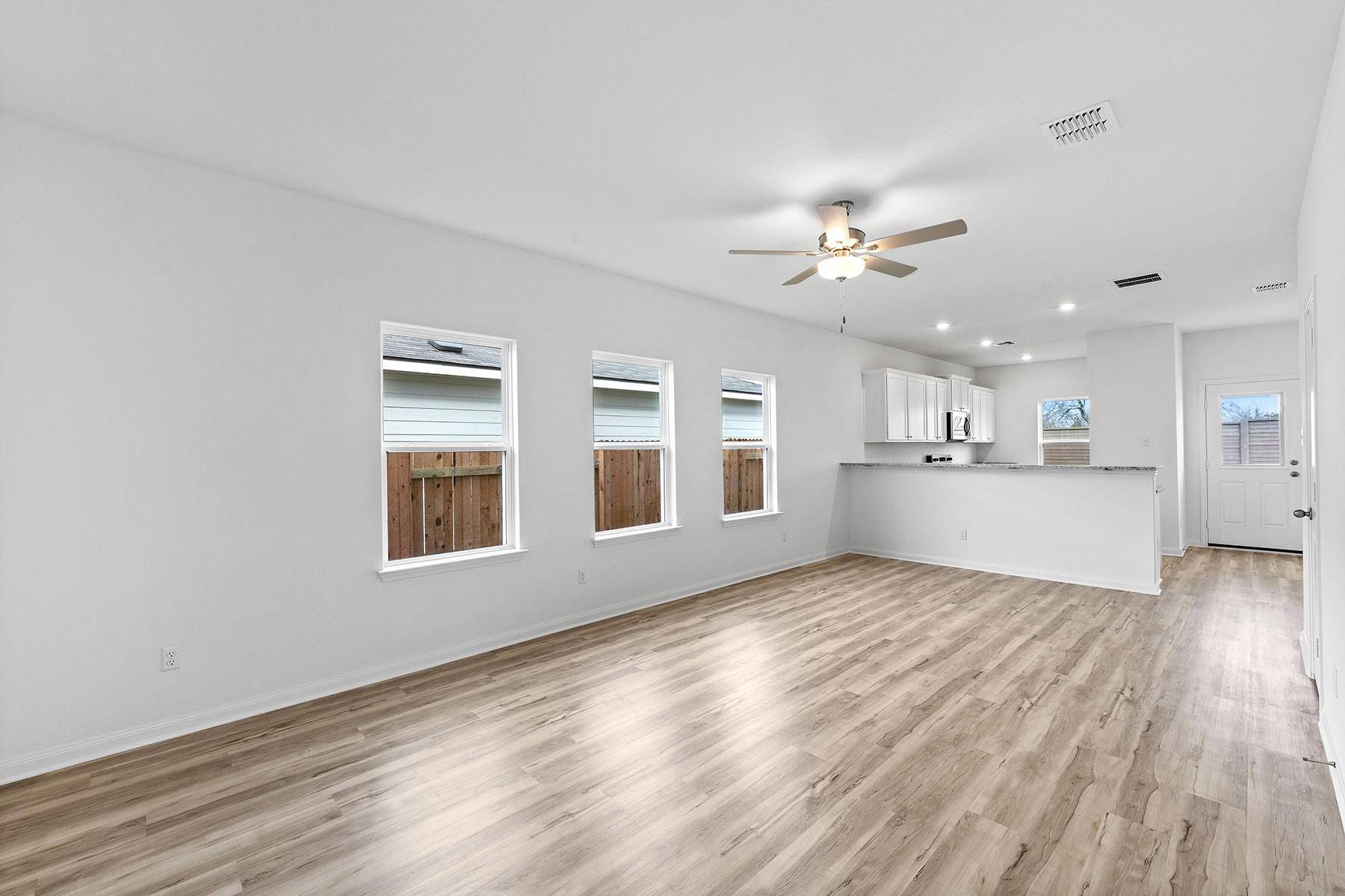 14709 Eagles Claw WAY, Elgin, TX 78621