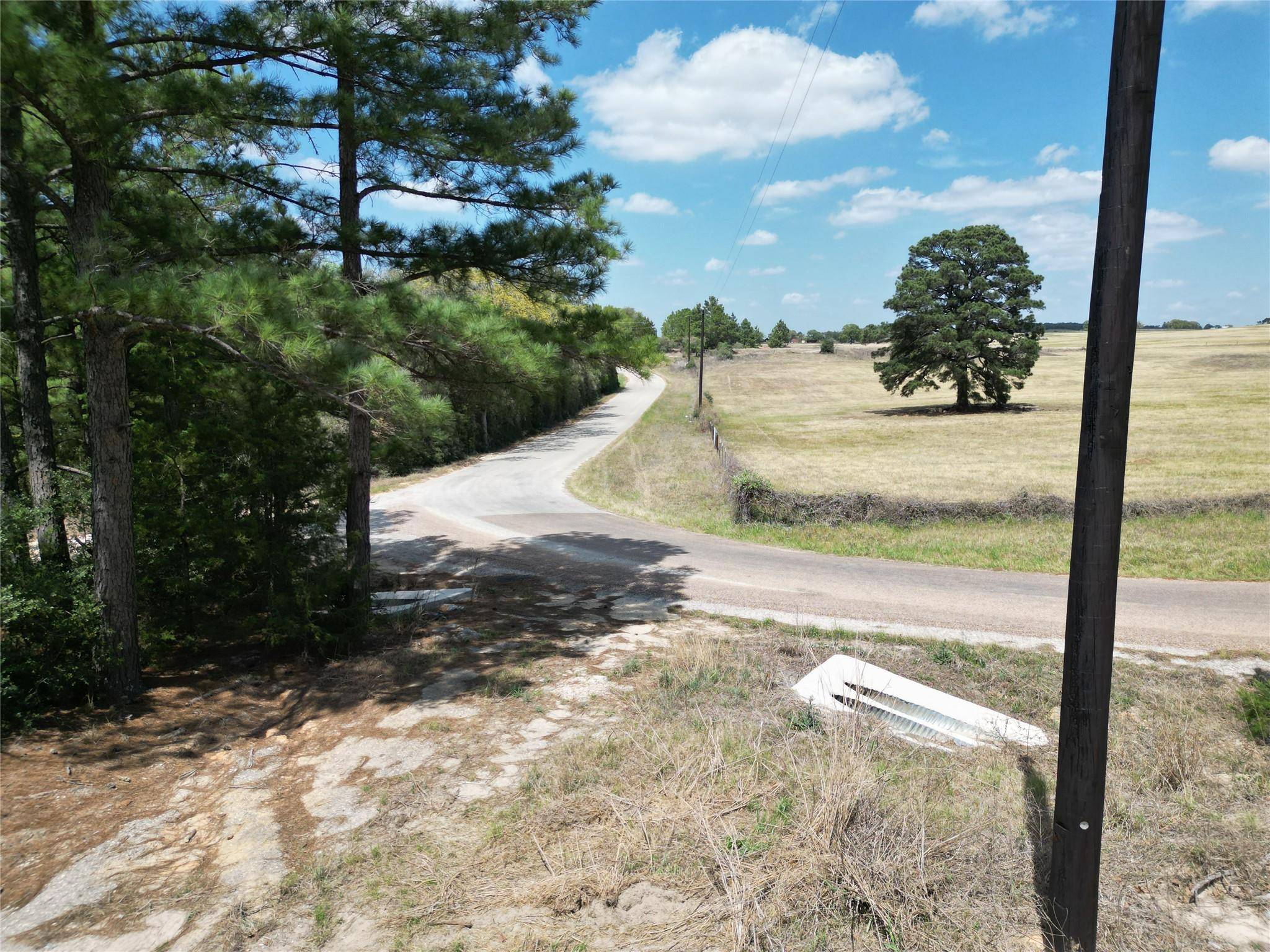 797 Marlin ST, Mcdade, TX 78650