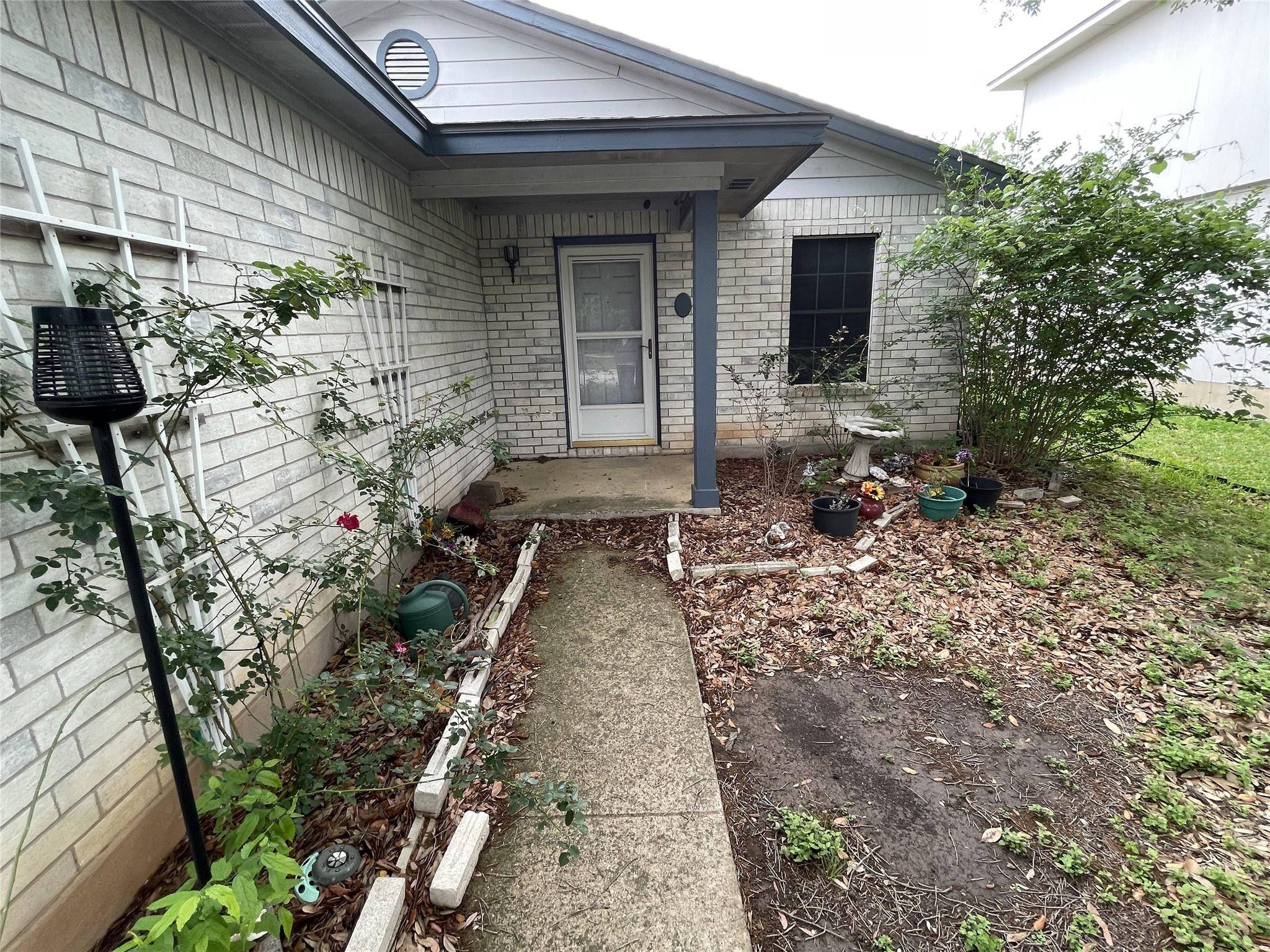 110 Brentwood DR, Leander, TX 78641